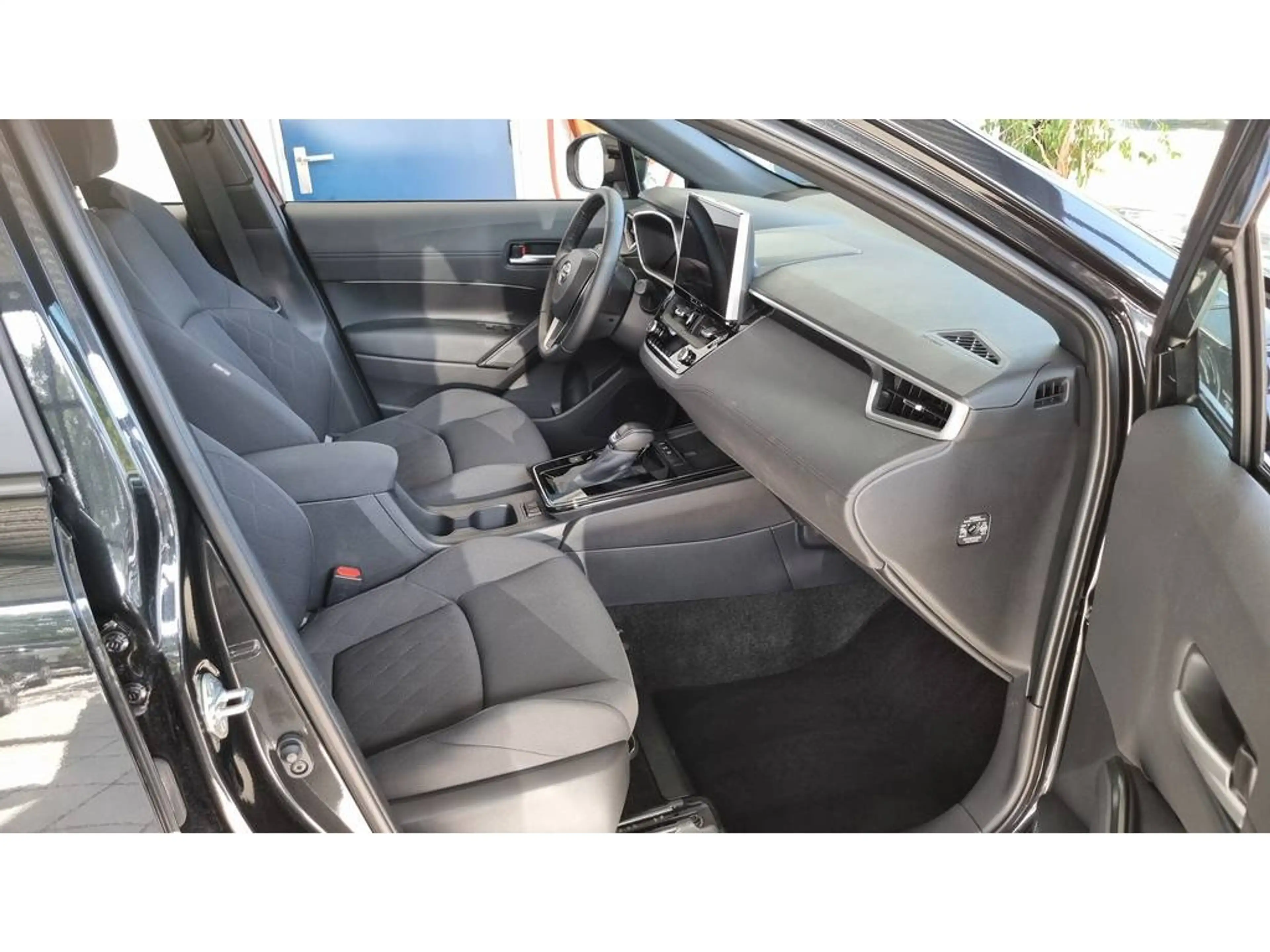 Toyota Corolla Cross 180 Style | Stoel en stuurverw | Apple/Android | P — photo 22