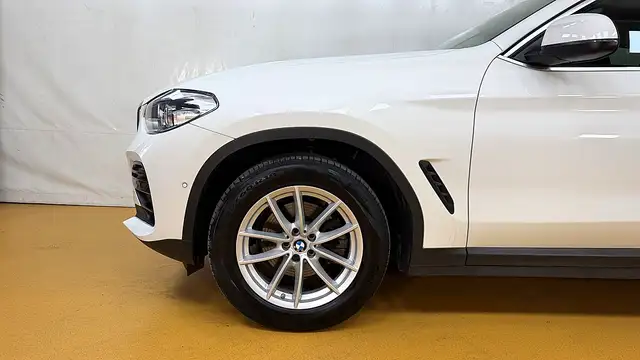 BMW X4 view 6