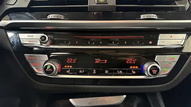 BMW X4 view 12