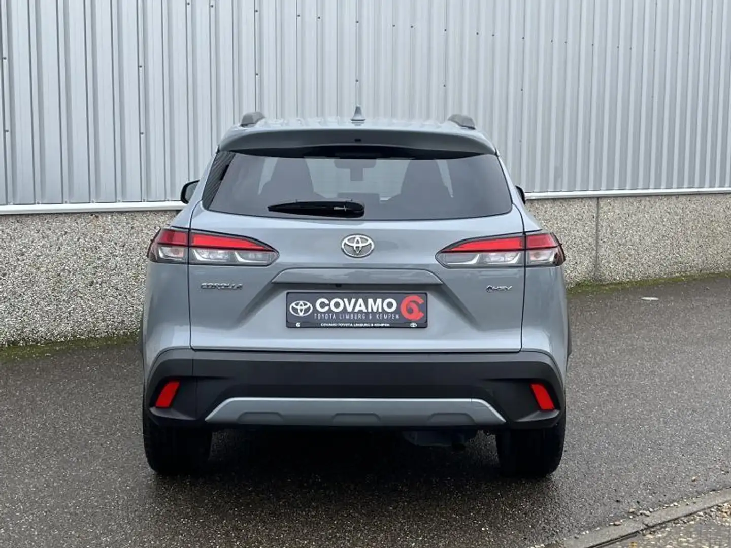 Toyota Corolla Cross 1.8 Style / 28.000 KM !! Grau - 2