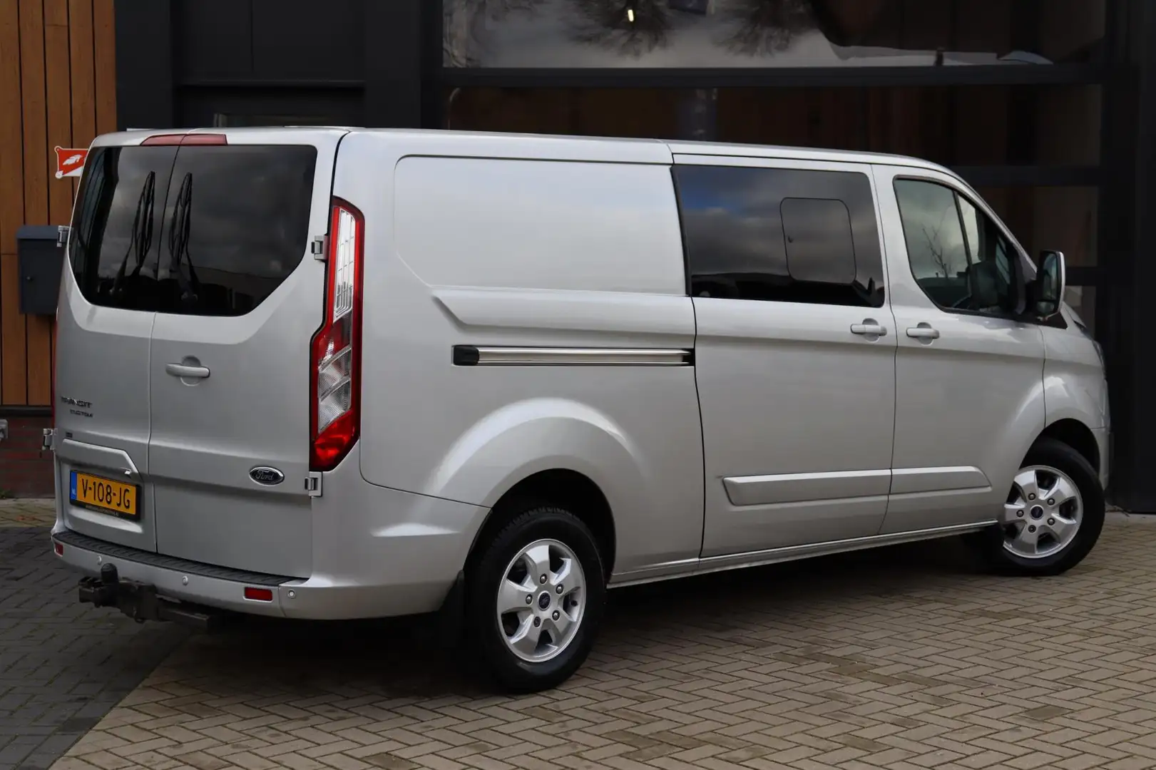 Ford Transit Custom 290 2.0 TDCI L2H1 Limited DC |170 PK | Stoelverwar - 2