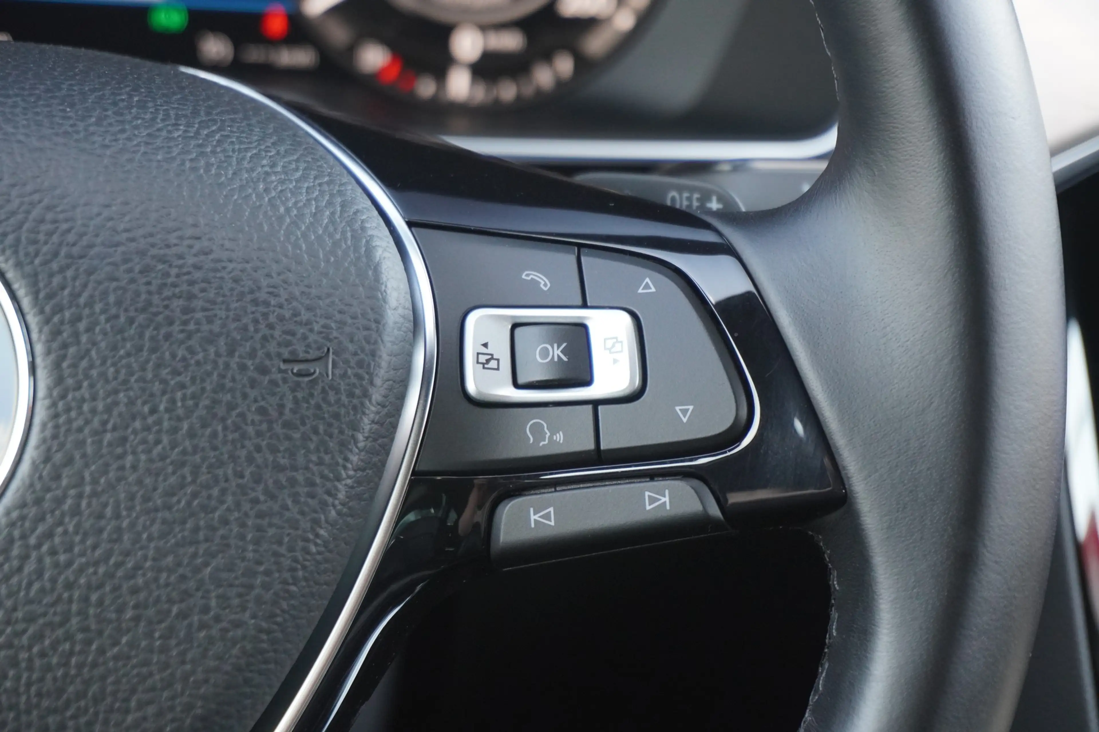 Volkswagen Passat Alltrack Passat Variant 2.0 TSI Alltrack DSG 4Motion LED — photo 14
