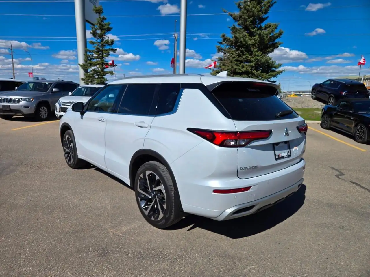 Mitsubishi Outlander photo Mitsubishi Outlander