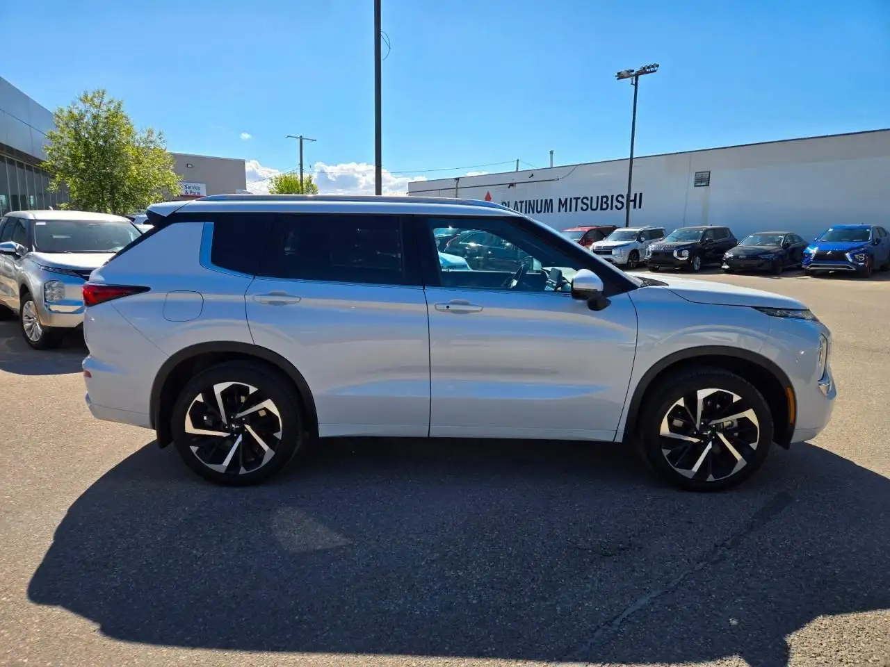 Mitsubishi Outlander photo Mitsubishi Outlander