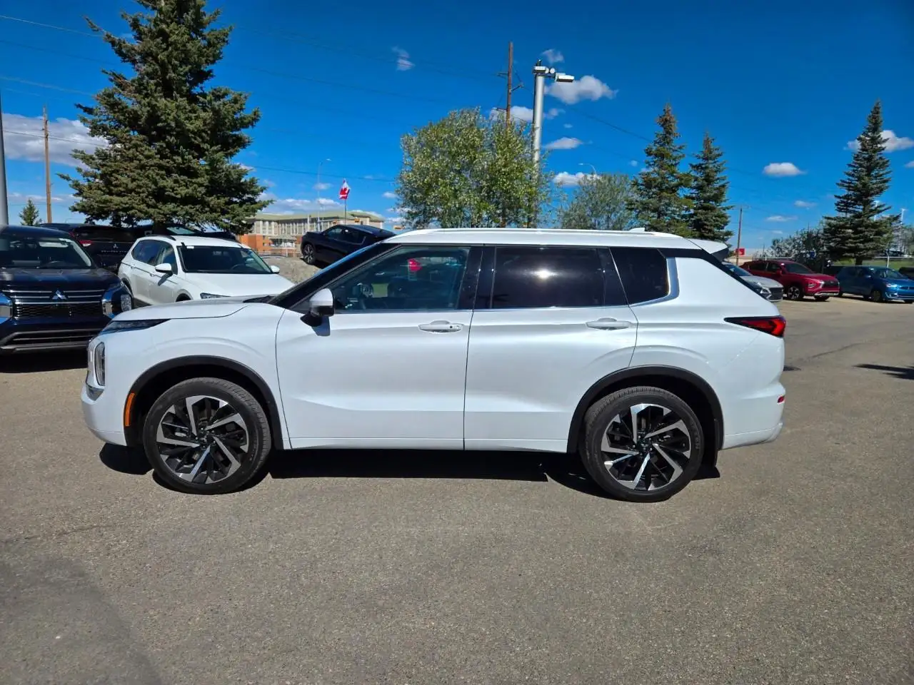 Mitsubishi Outlander photo Mitsubishi Outlander