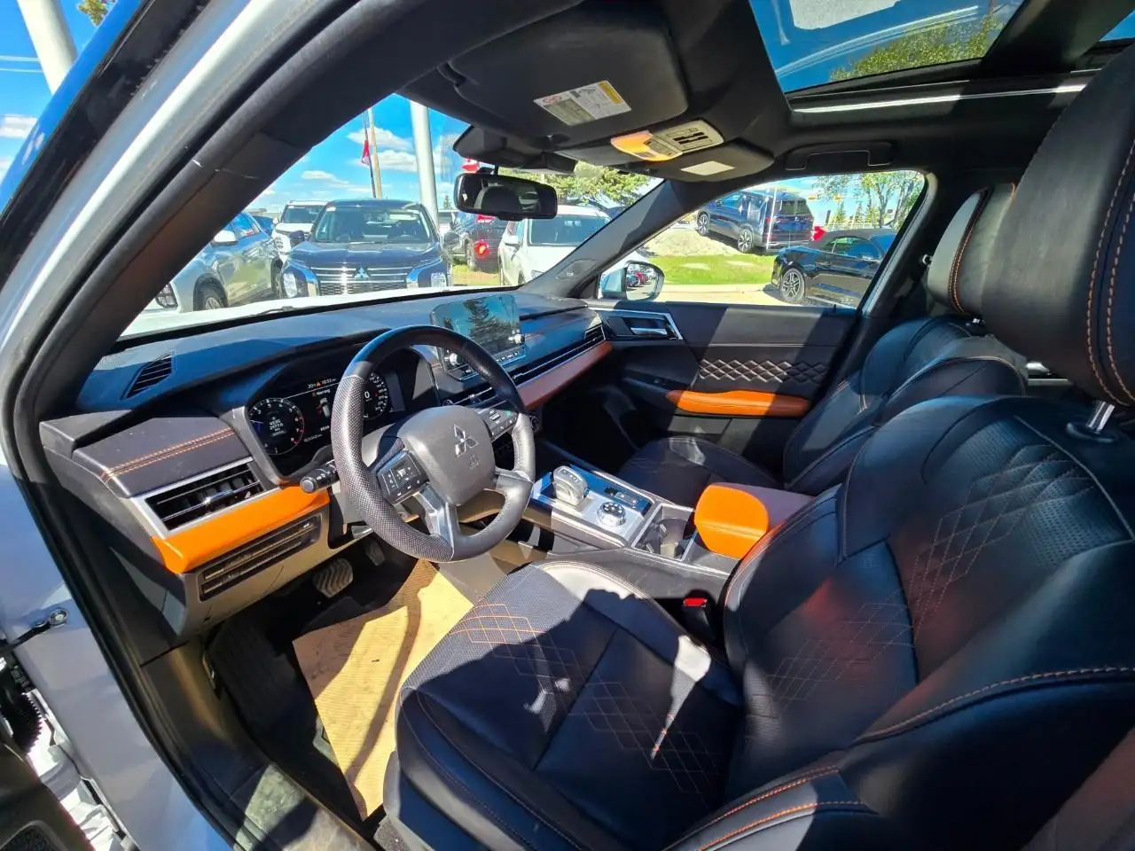 Mitsubishi Outlander photo Mitsubishi Outlander