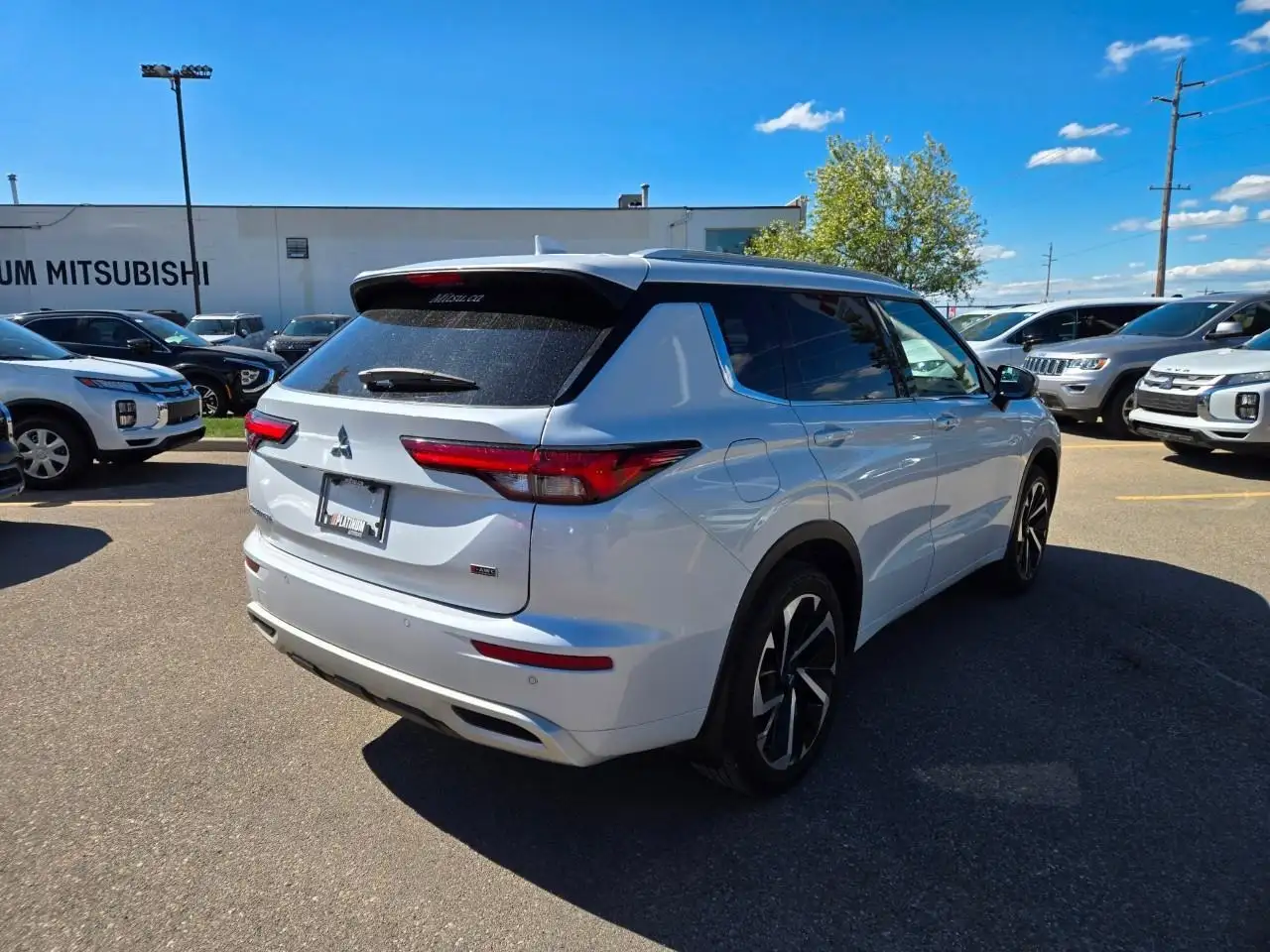 Mitsubishi Outlander photo Mitsubishi Outlander