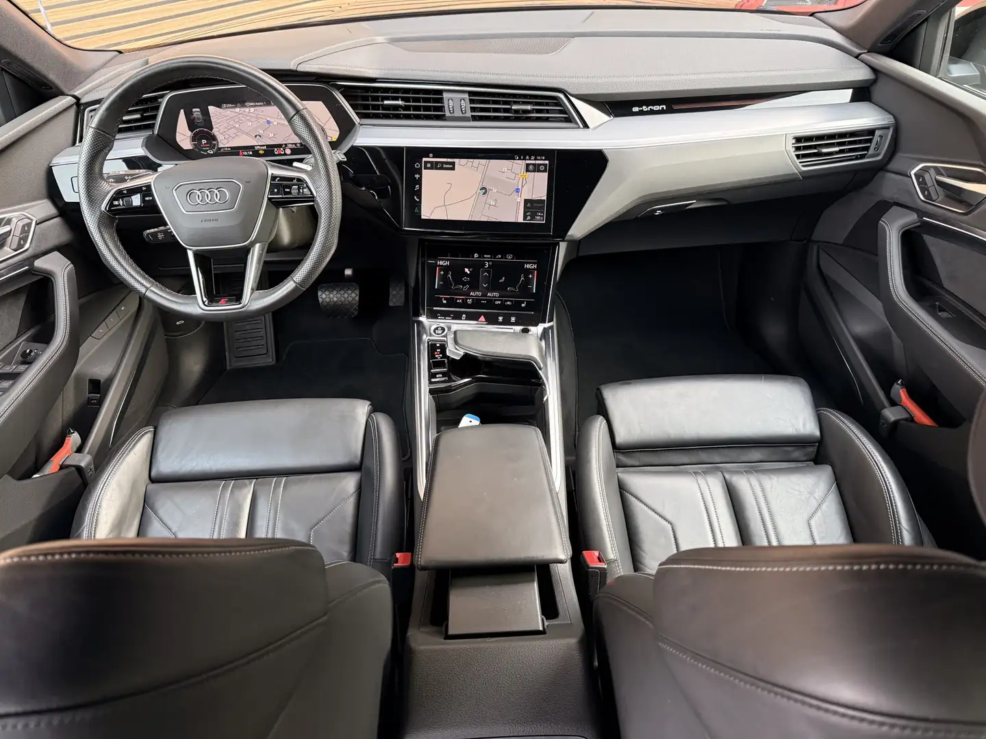 Audi e-tron 55 quattro S edition 95 kWh Panoramadak / Lederen Zwart - 2