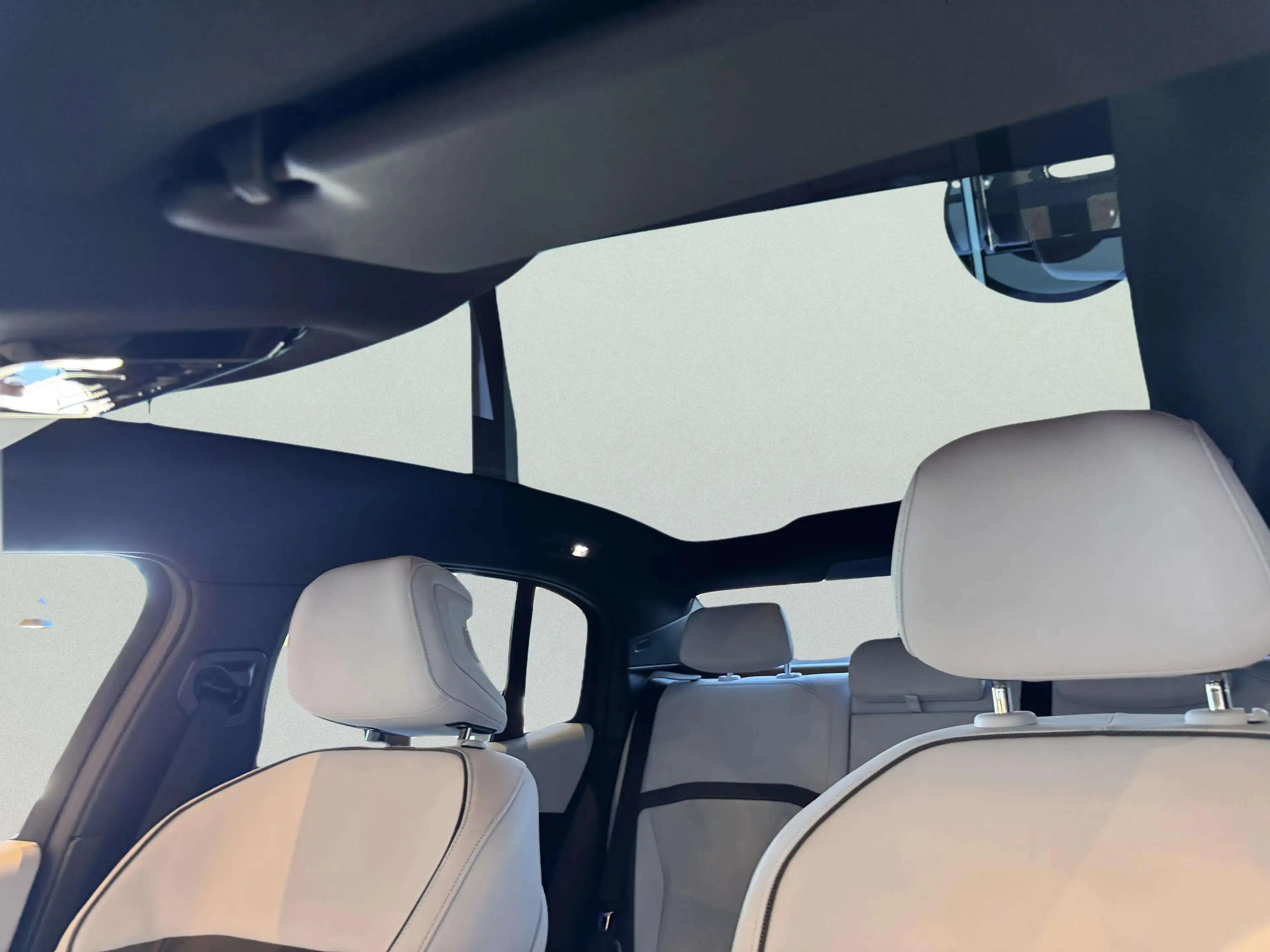 BMW i3 xDrive 50 - First Edition — photo 10