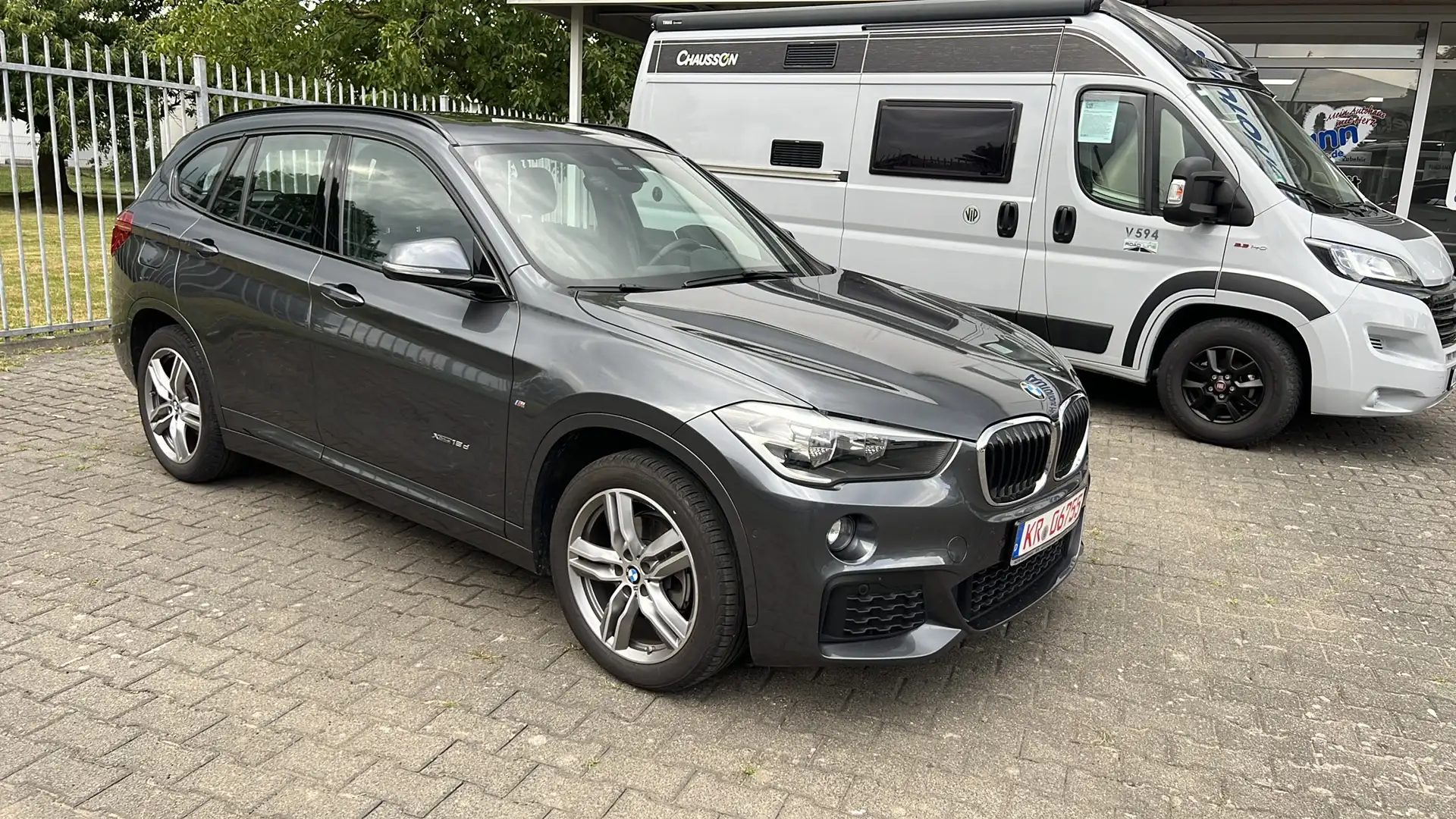 BMW X1 xDrive 18 d M Sport Gris - 2