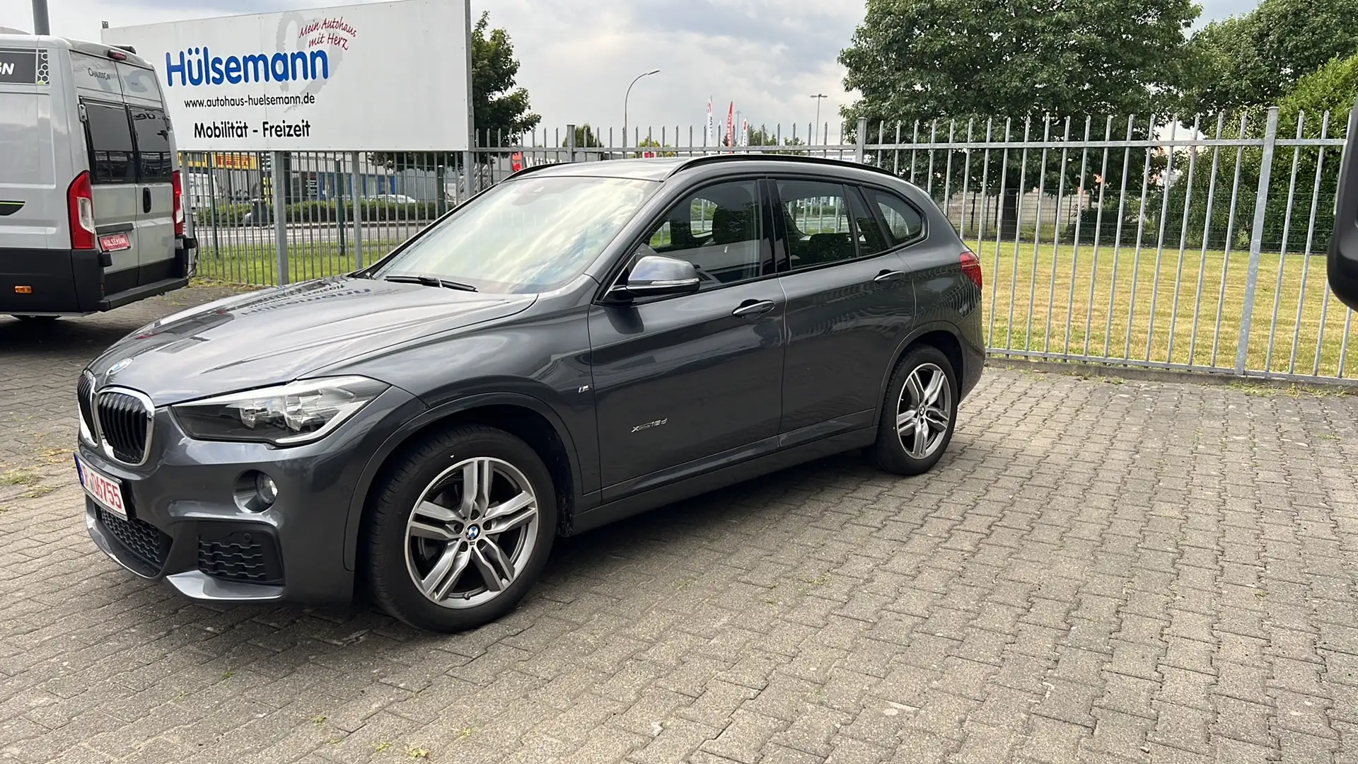 BMW X1 xDrive 18 d M Sport Gris - 1