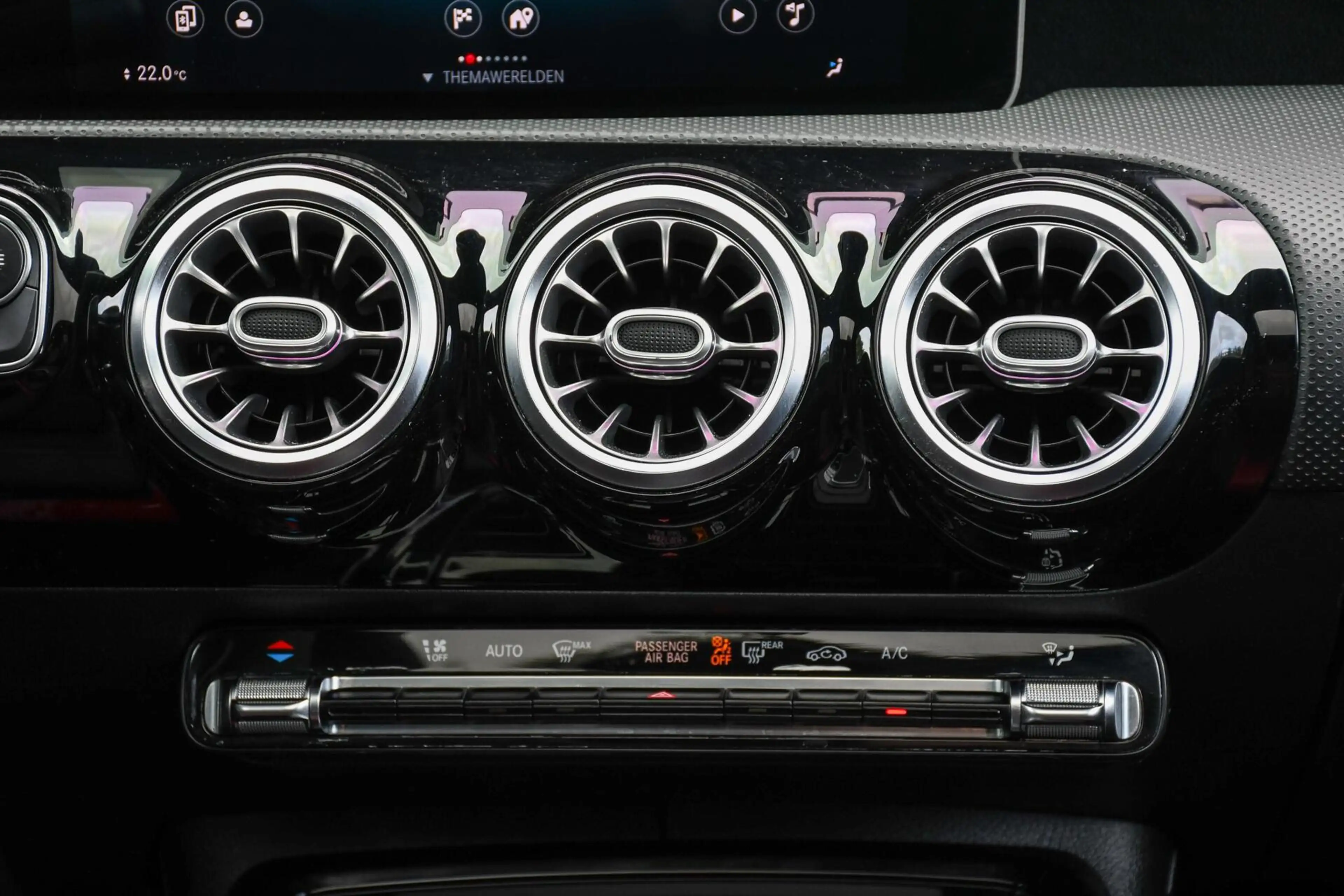 Mercedes-Benz A 35 AMG 4MATIC Edition 1 Pano Schaalstoelen — photo 46