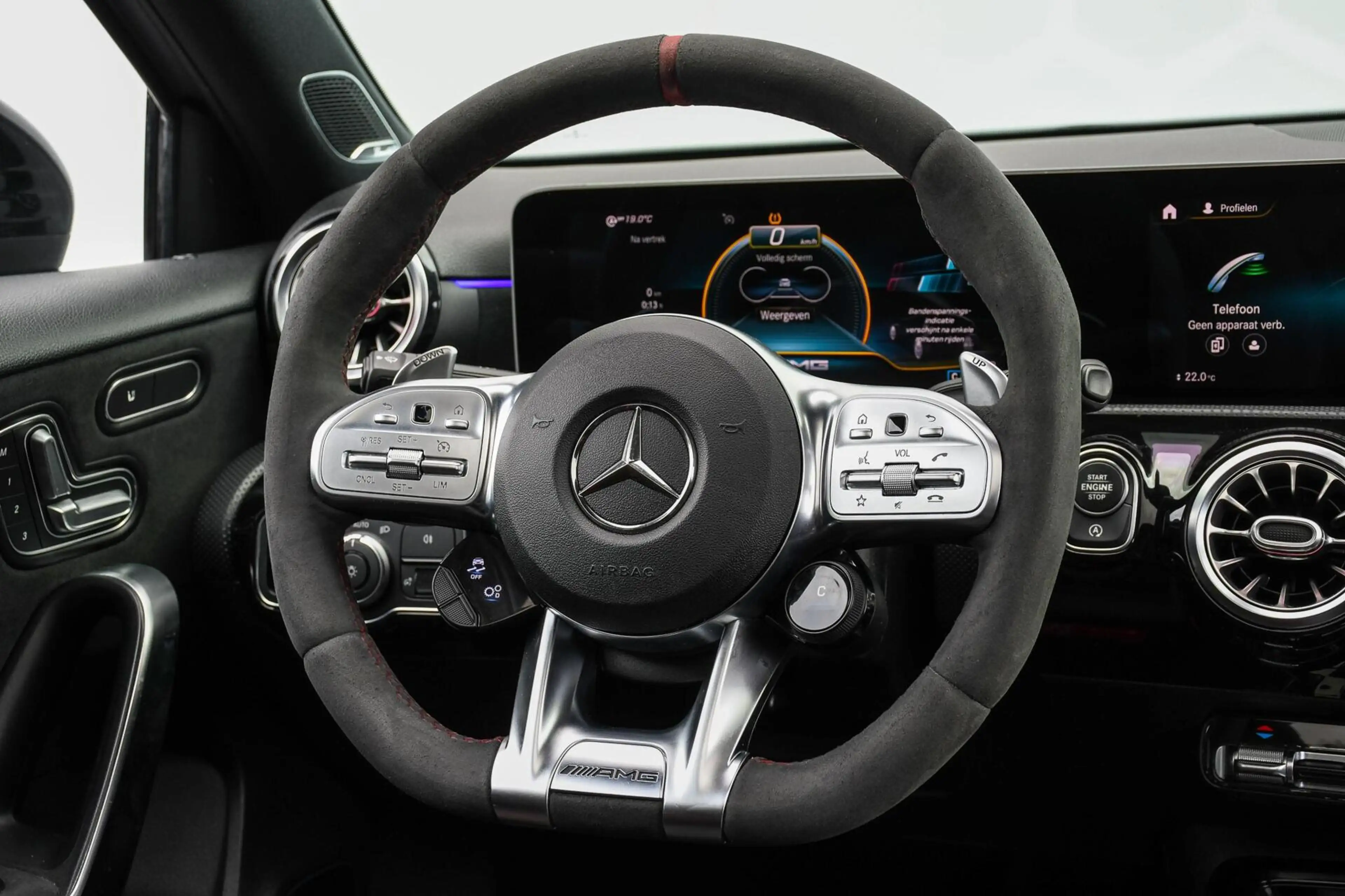 Mercedes-Benz A 35 AMG 4MATIC Edition 1 Pano Schaalstoelen — photo 10