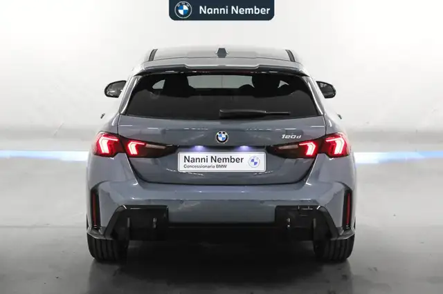 BMW 1 Series view 4