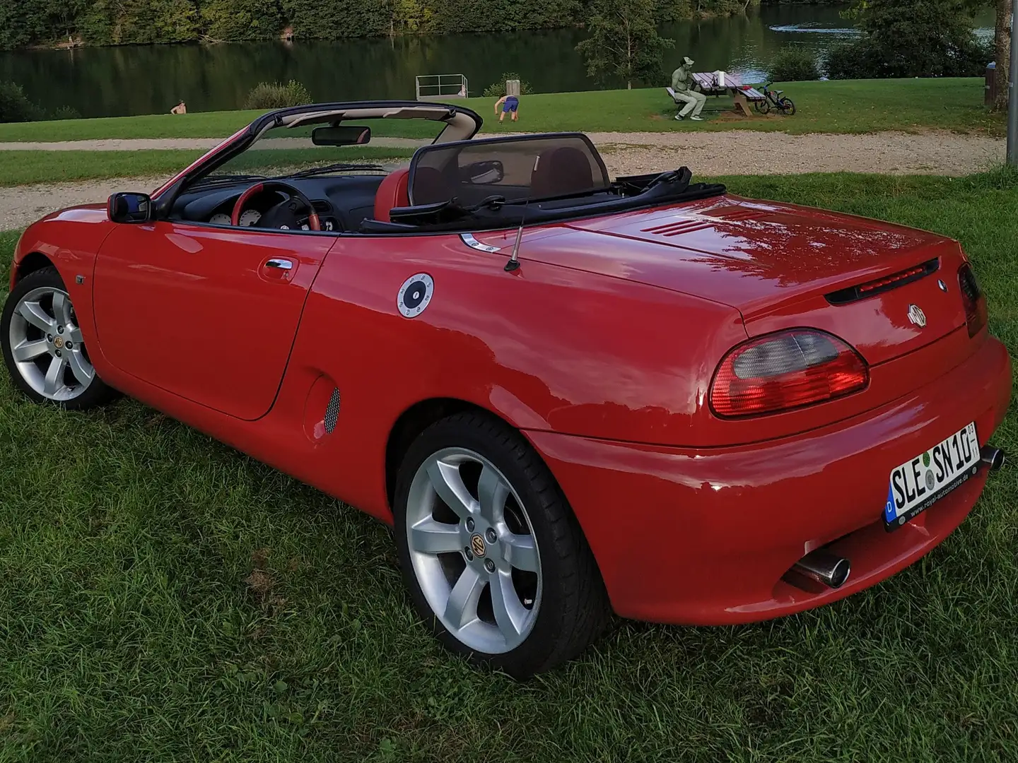 MG MGF MGF 1.8i crvena - 2