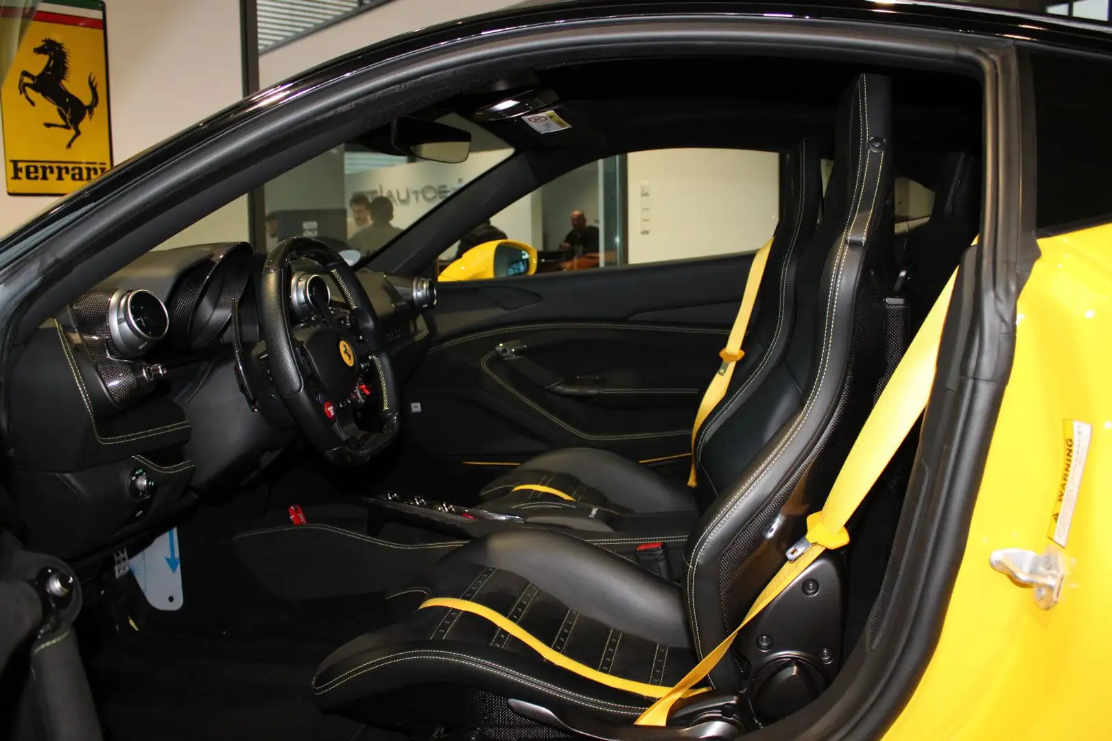 Ferrari F8 Tributo COUPE GIALLO! 100% RARE IN EUROPE Gelb - 2