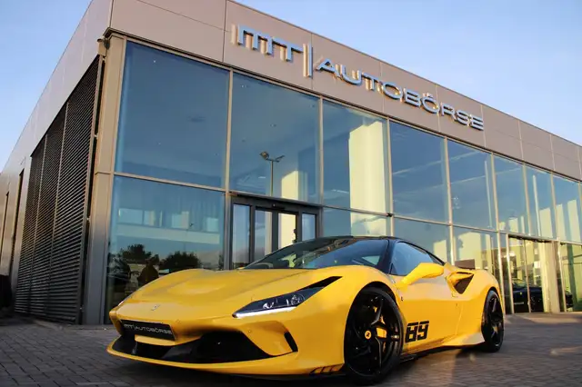 Ferrari F8 Tributo COUPE GIALLO! 100% RARE IN EUROPE