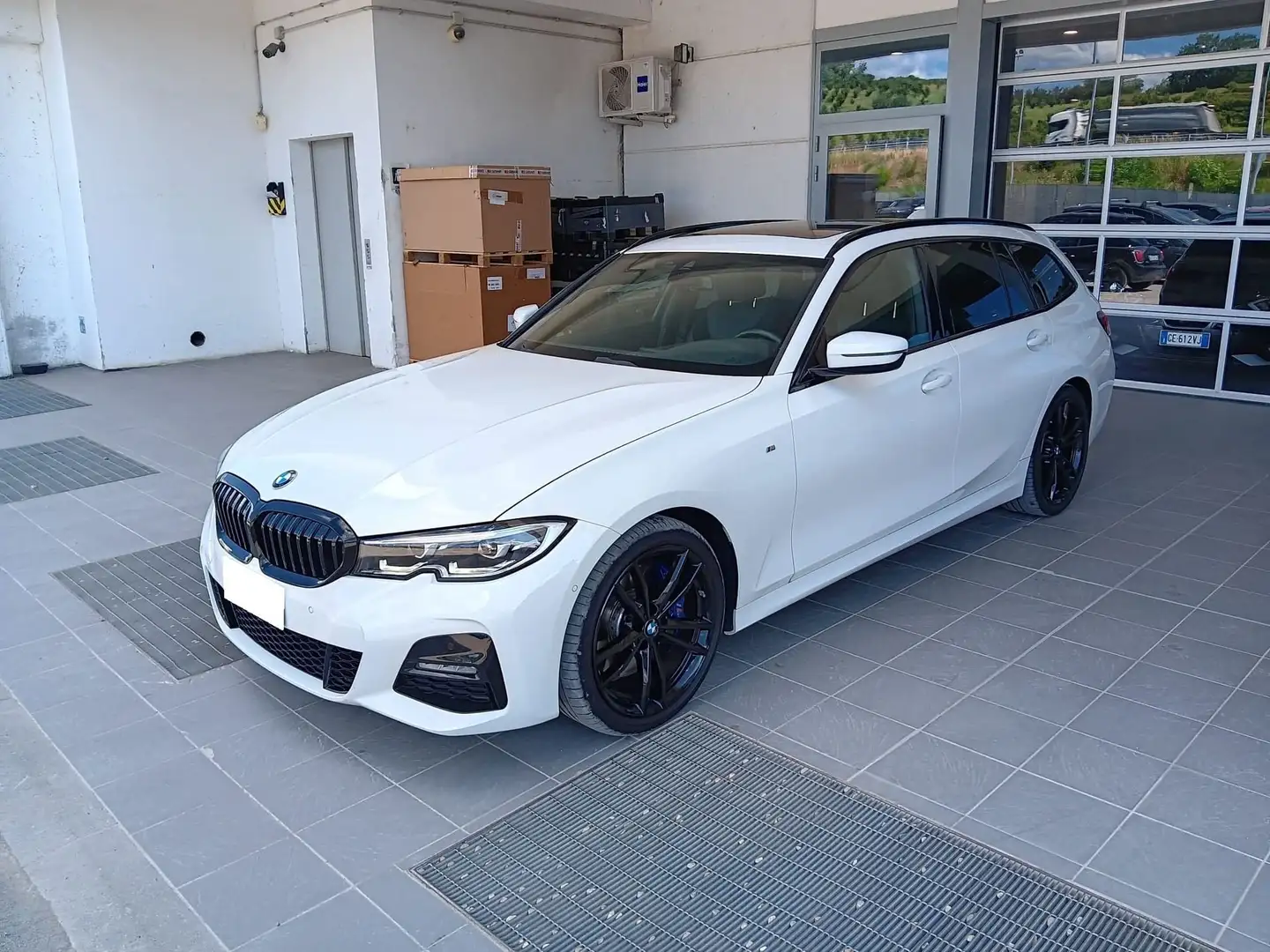 BMW 330 330d Touring xdrive Msport auto - 1