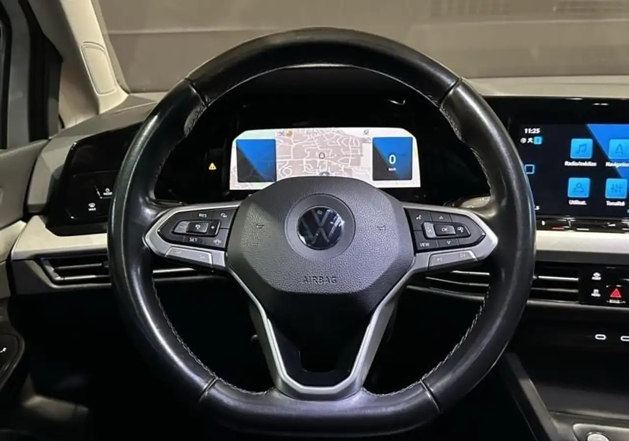 Volkswagen Golf Standard Model — photo 13