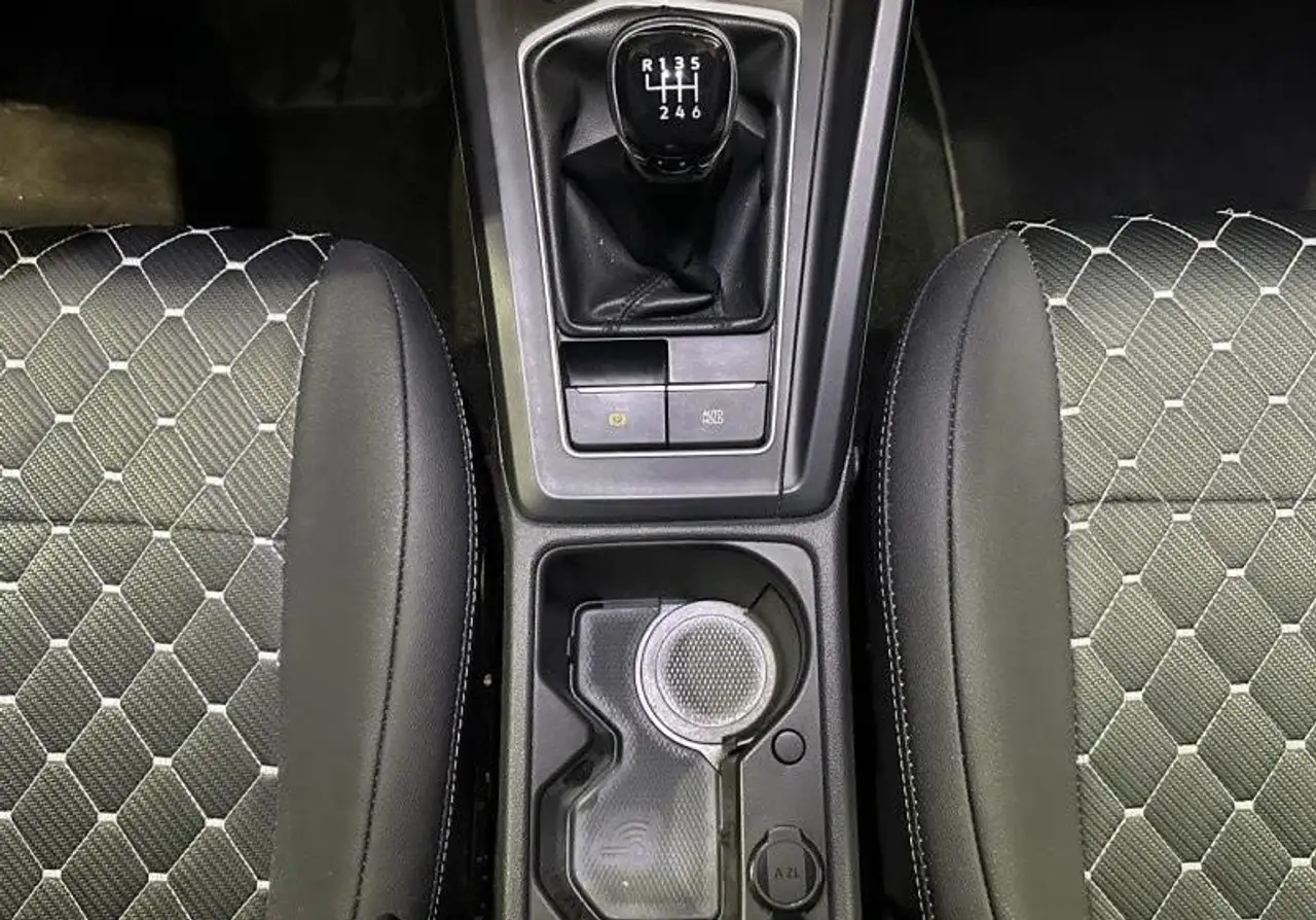 Volkswagen Golf Standard Model — photo 18