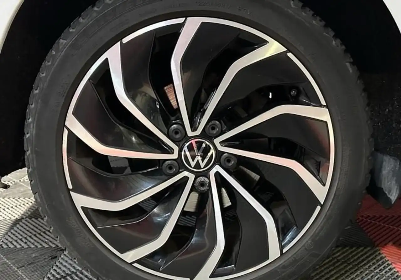 Volkswagen Golf Standard Model — photo 20
