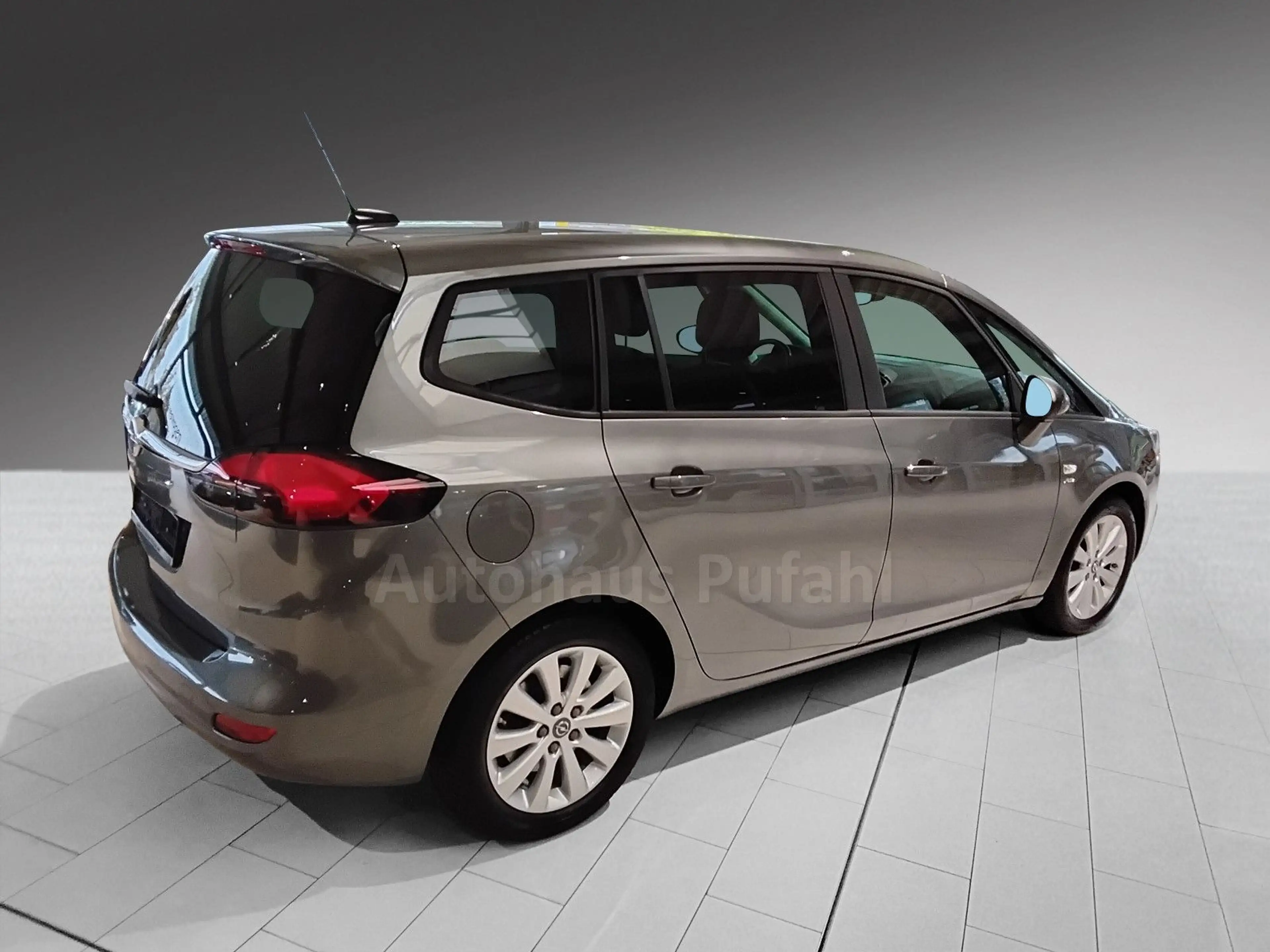 Opel Zafira wenig KM vom Opel Partner — photo 10