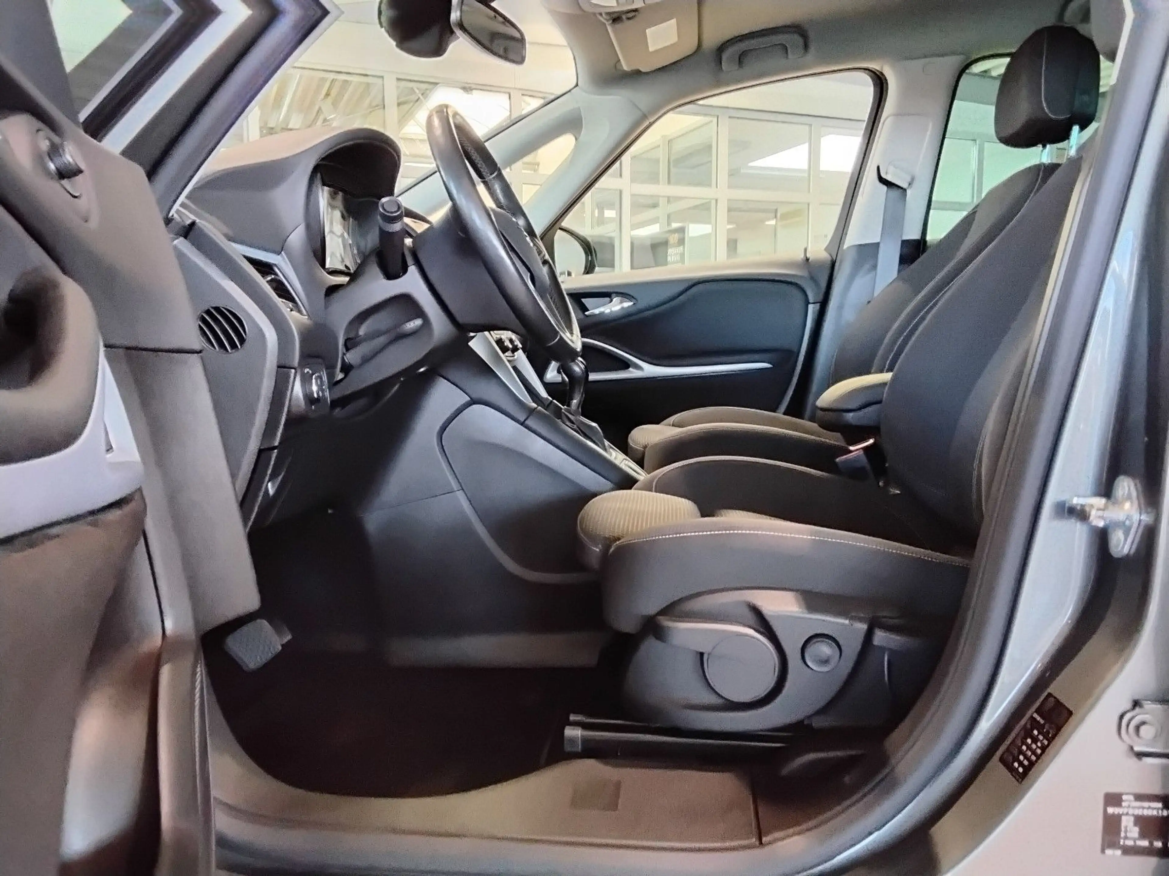 Opel Zafira wenig KM vom Opel Partner — photo 14