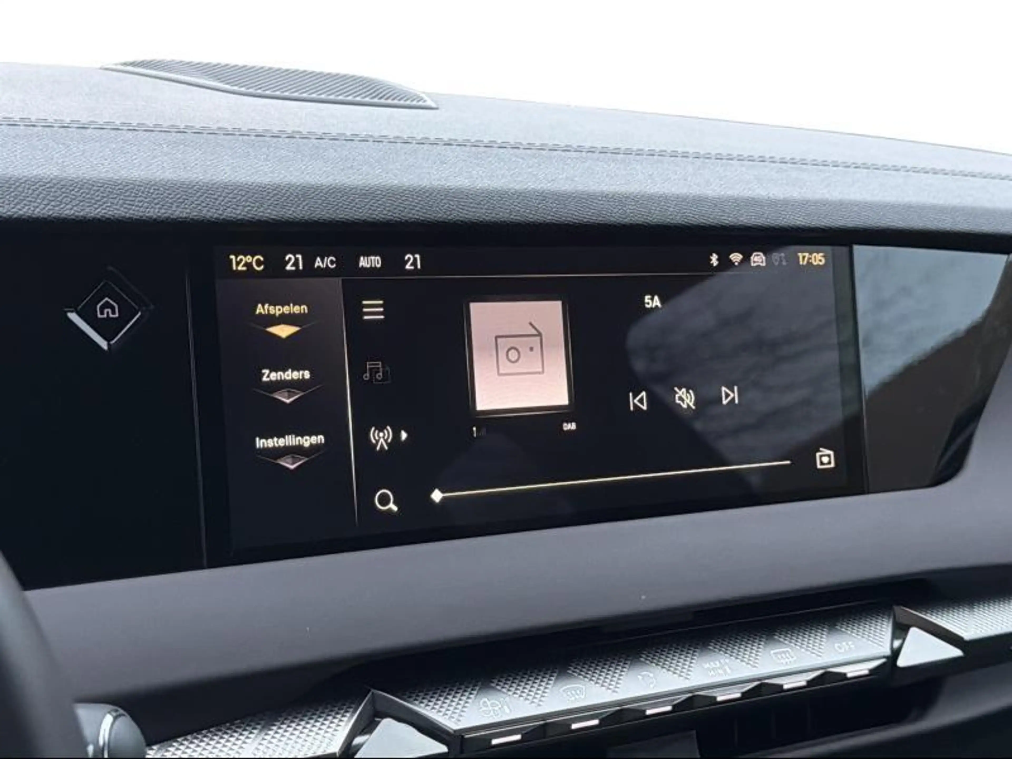 DS Automobiles DS 4 ETOILE HYBRID 136 — photo 15