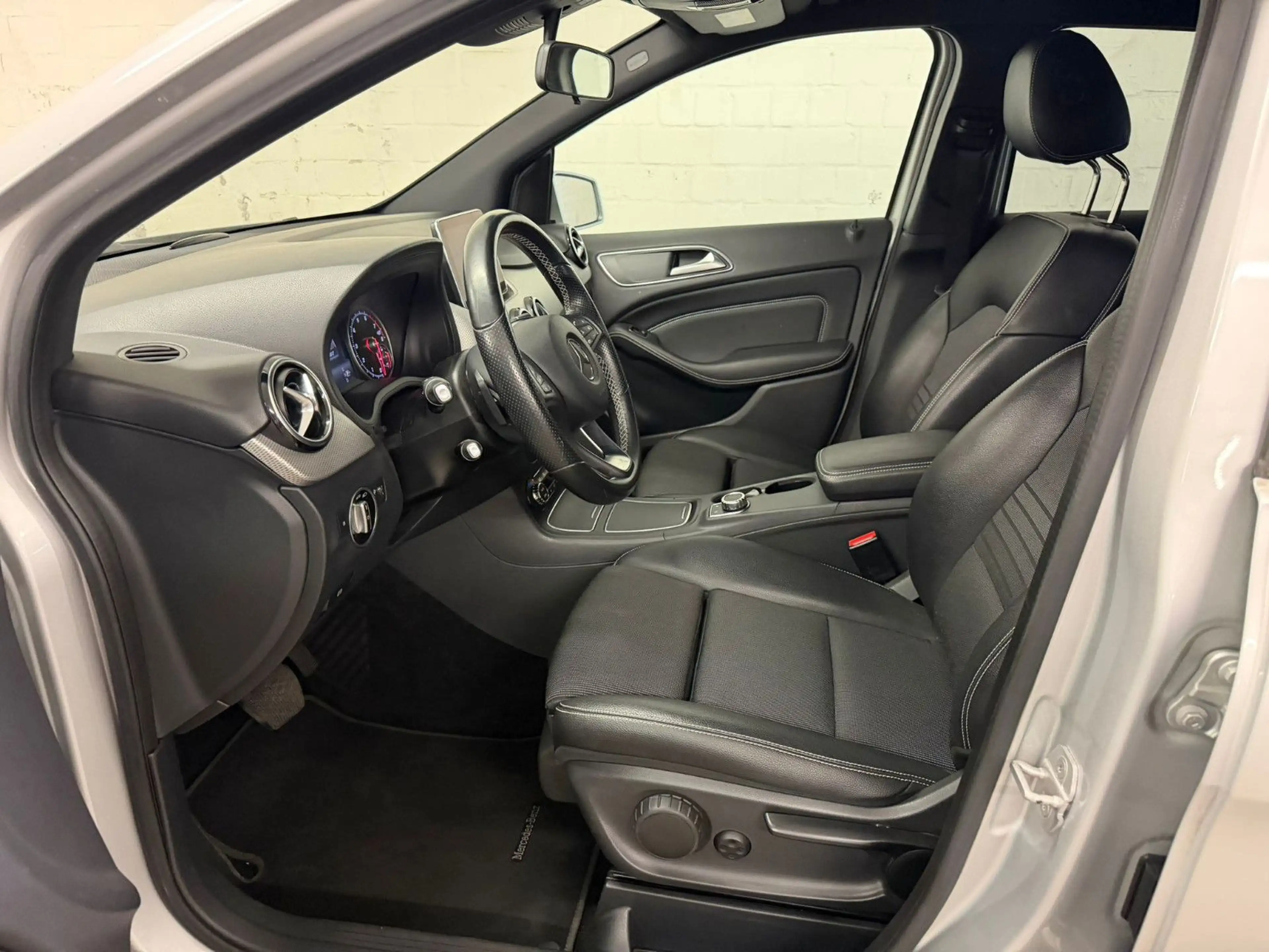 Mercedes-Benz B 250 B B 250 4Matic, 1.Hand — photo 7