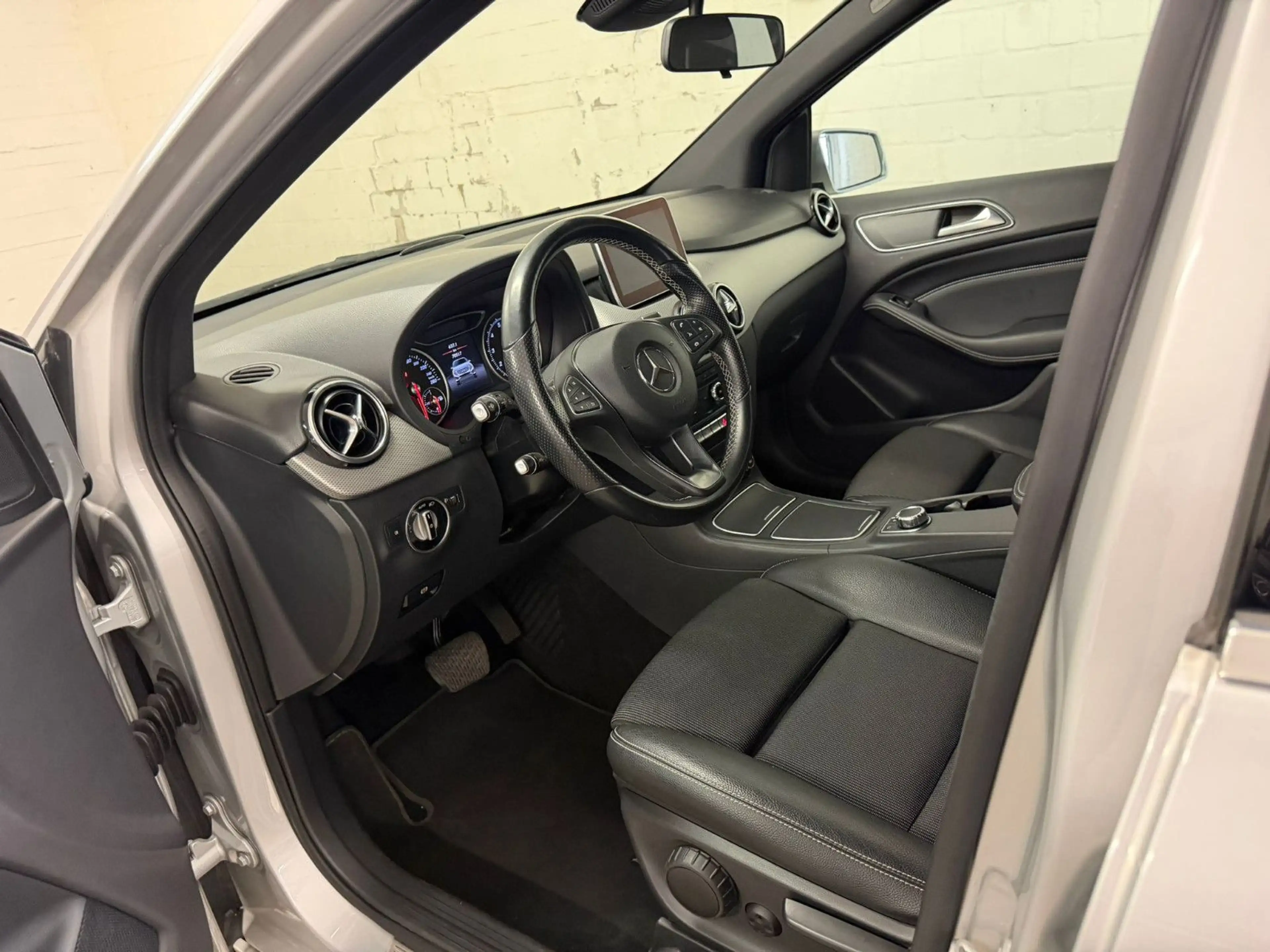 Mercedes-Benz B 250 B B 250 4Matic, 1.Hand — photo 8