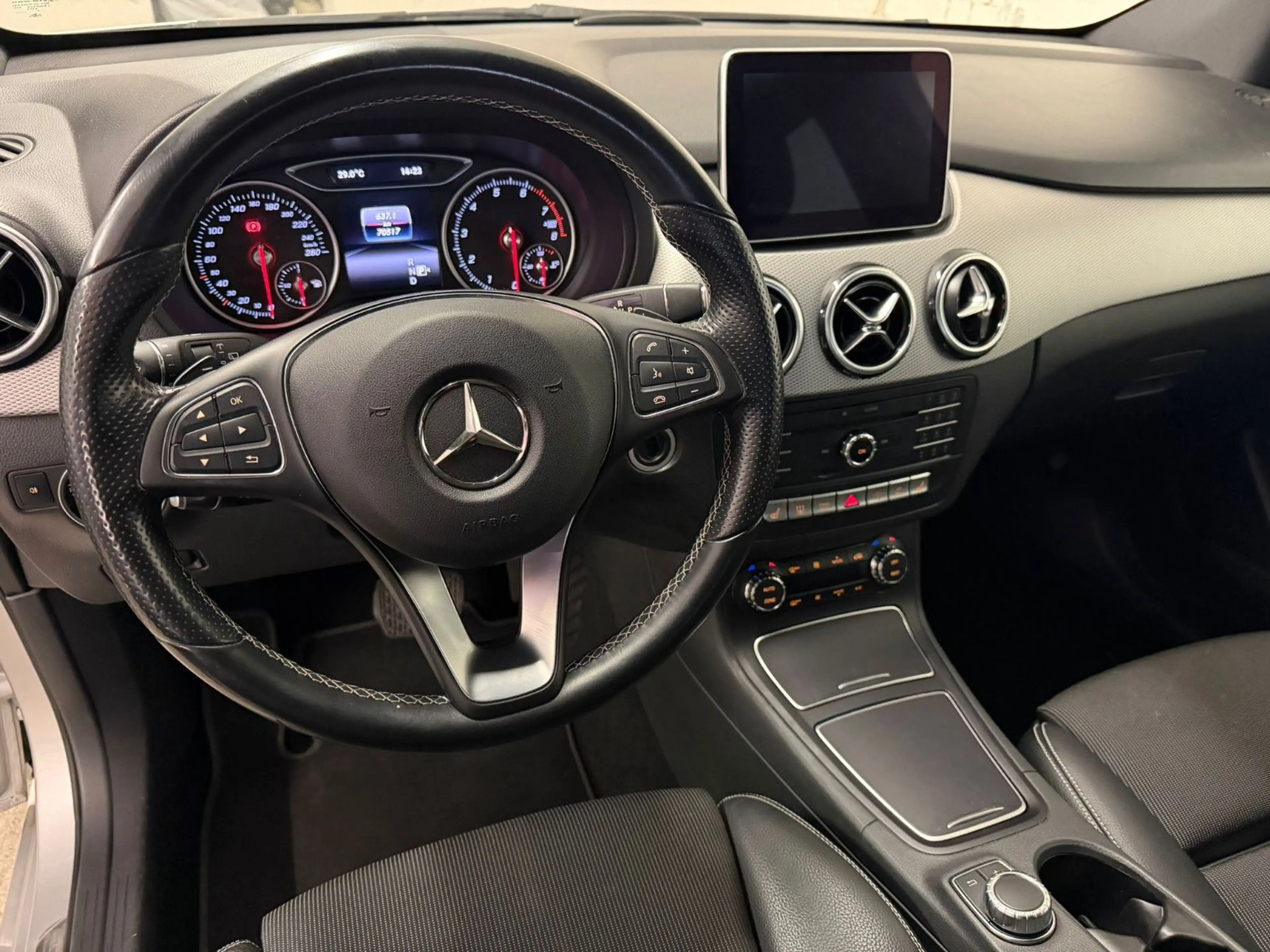 Mercedes-Benz B 250 B B 250 4Matic, 1.Hand — photo 9