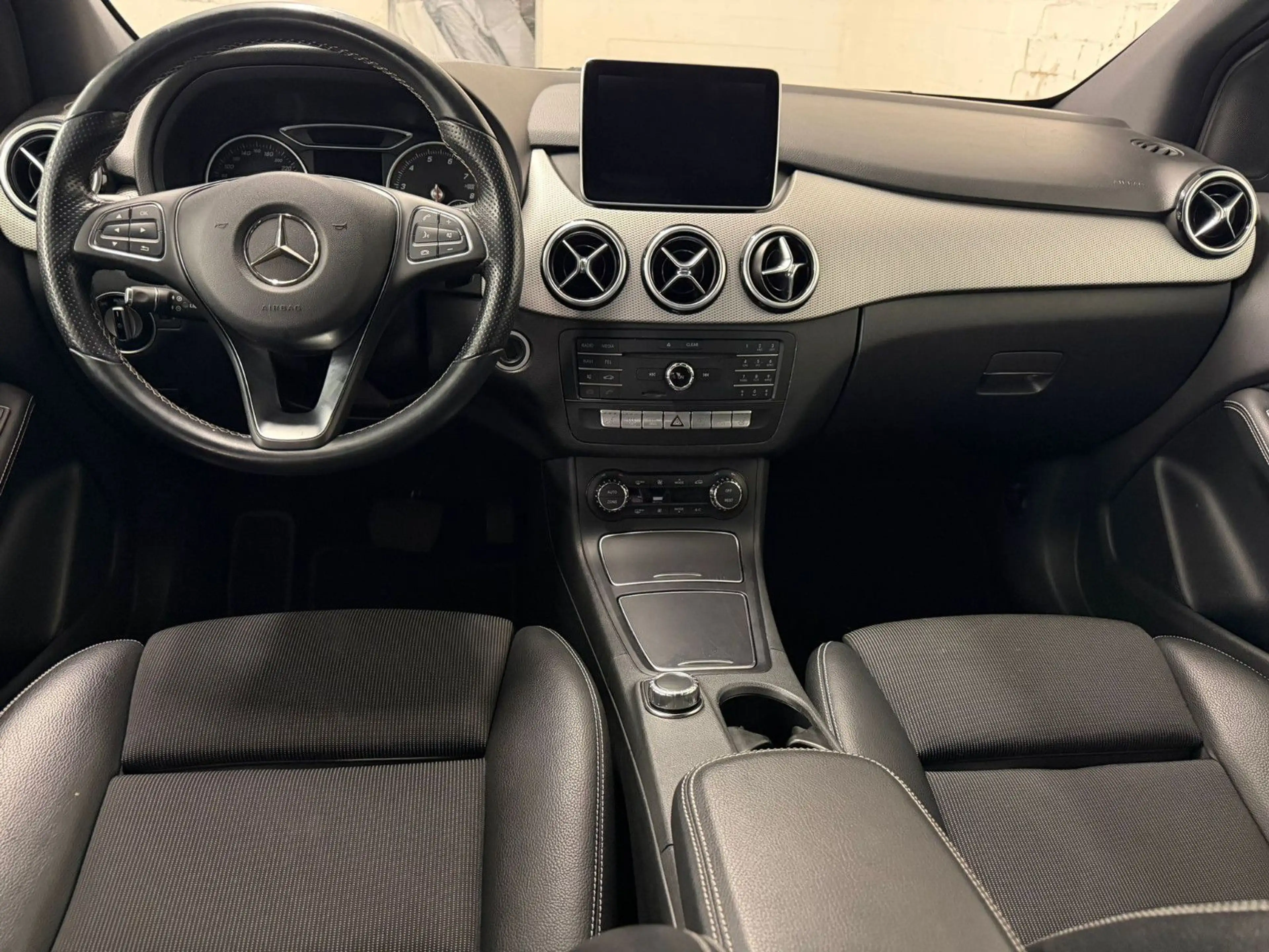 Mercedes-Benz B 250 B B 250 4Matic, 1.Hand — photo 14