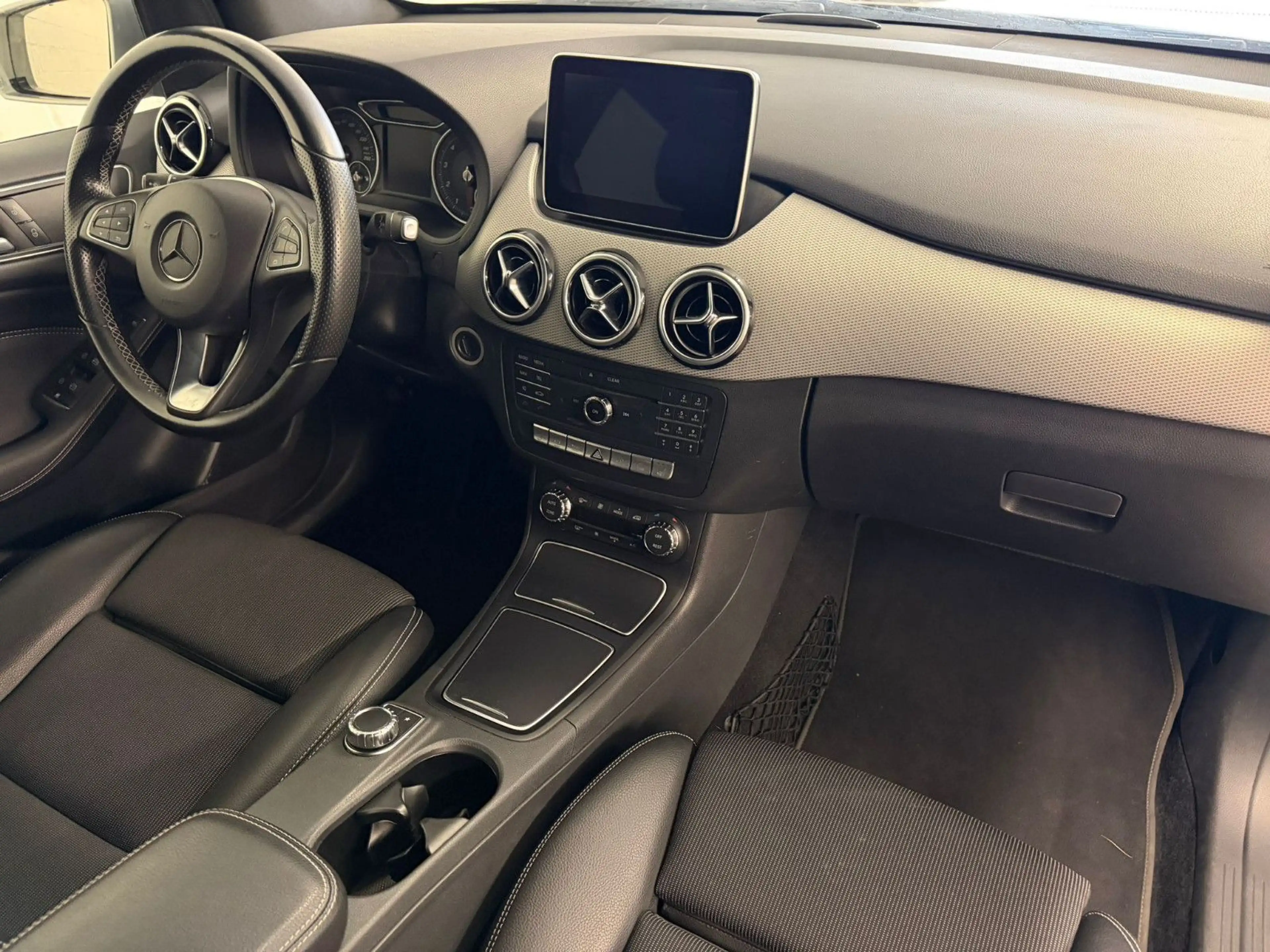Mercedes-Benz B 250 B B 250 4Matic, 1.Hand — photo 10
