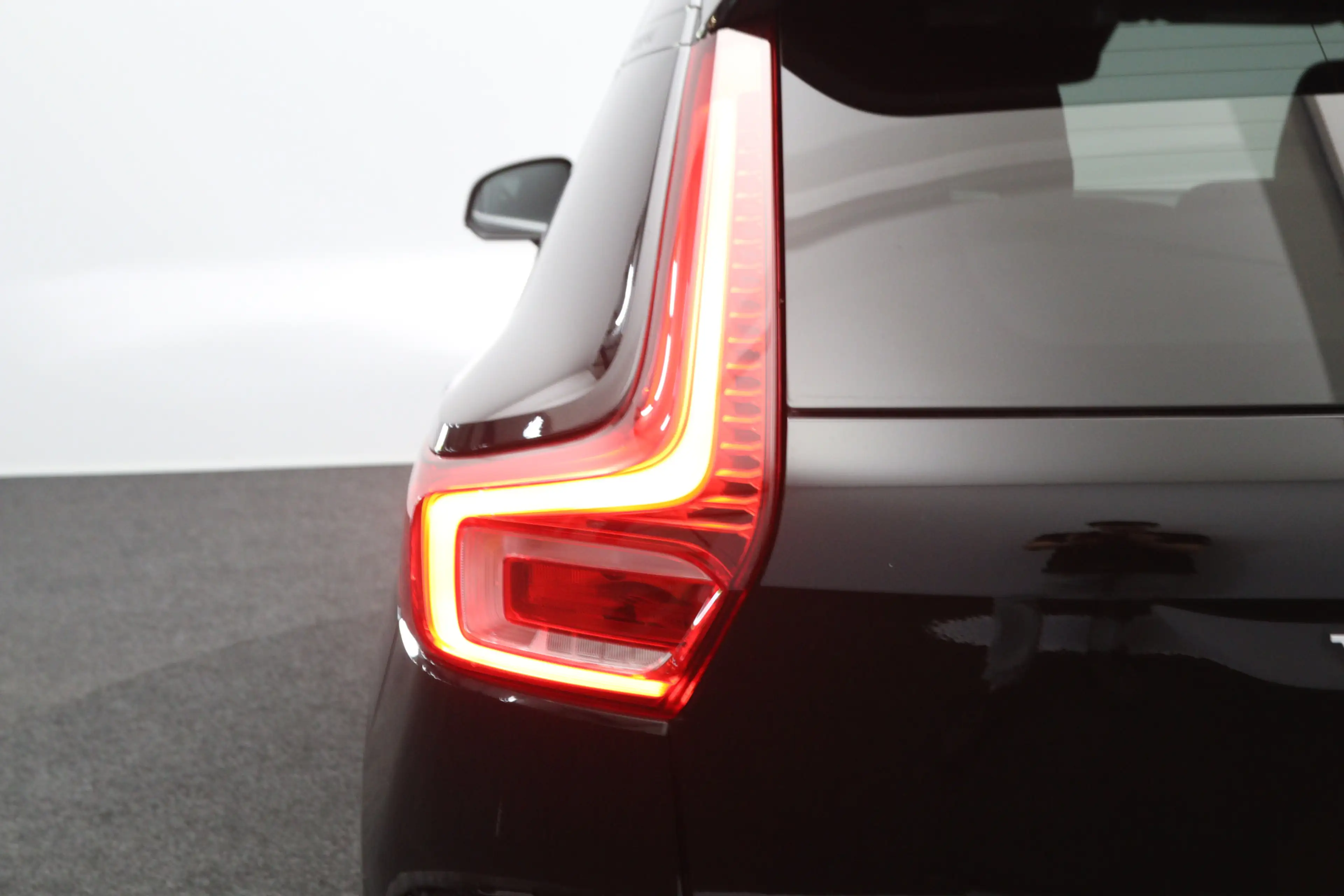 Volvo XC40 1.5 T4 Recharge 230 PK Inscription Expression PHEV — photo 31