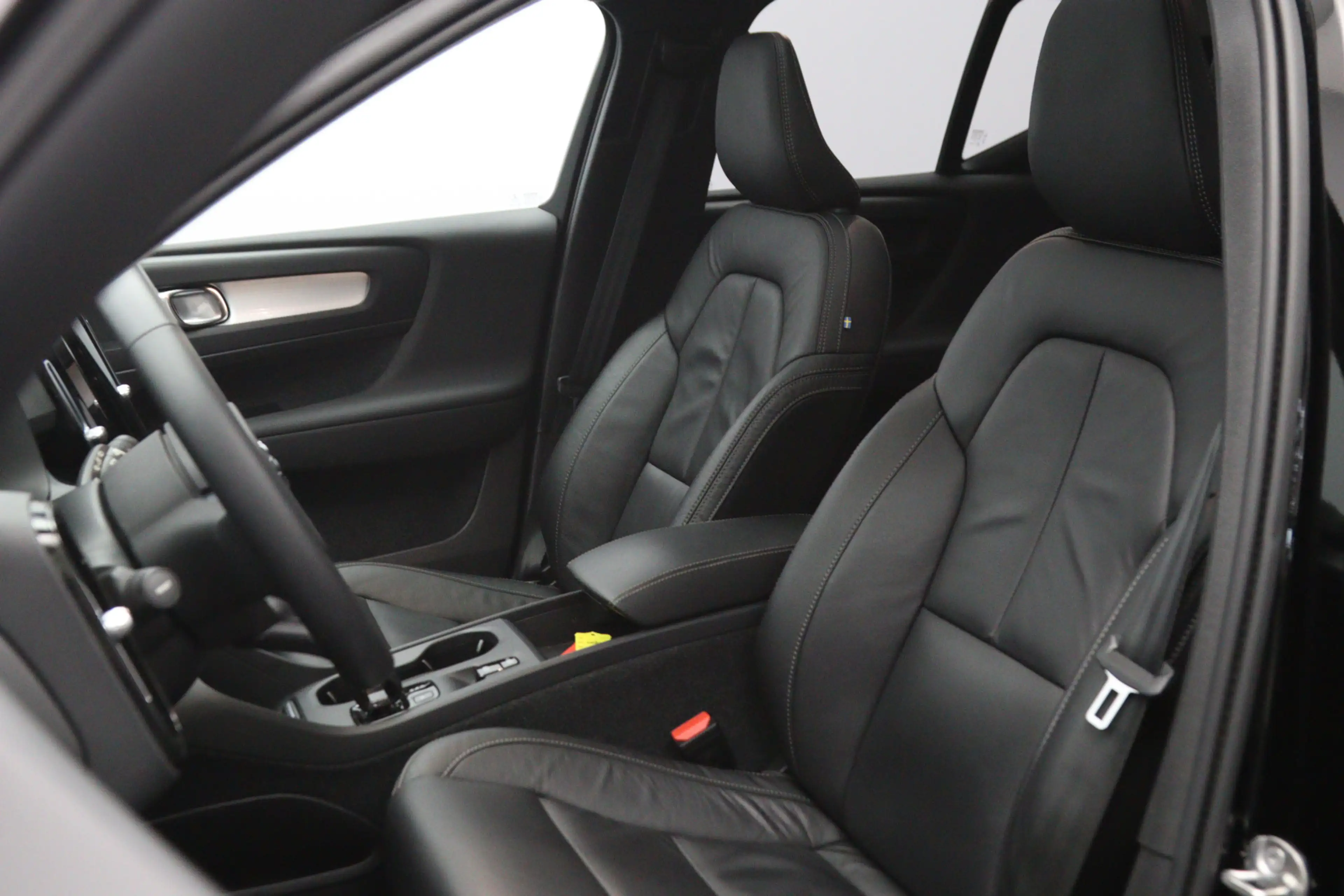 Volvo XC40 1.5 T4 Recharge 230 PK Inscription Expression PHEV — photo 7