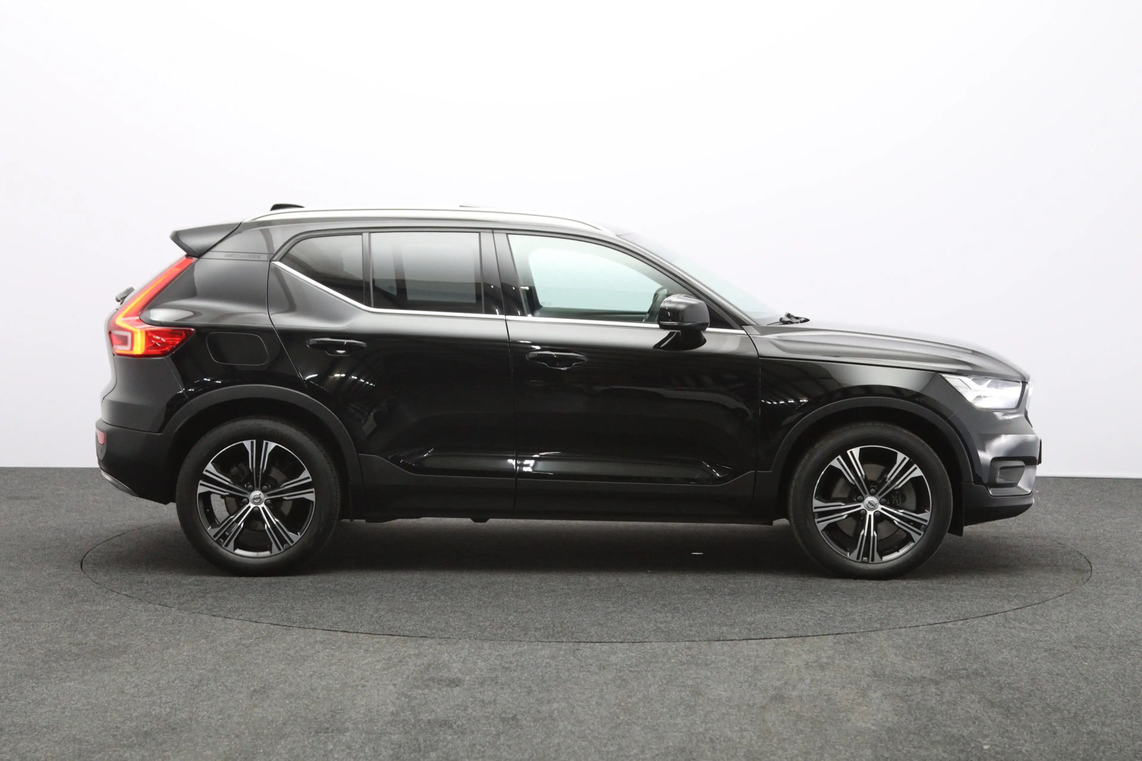 Volvo XC40 1.5 T4 Recharge 230 PK Inscription Expression PHEV — photo 17