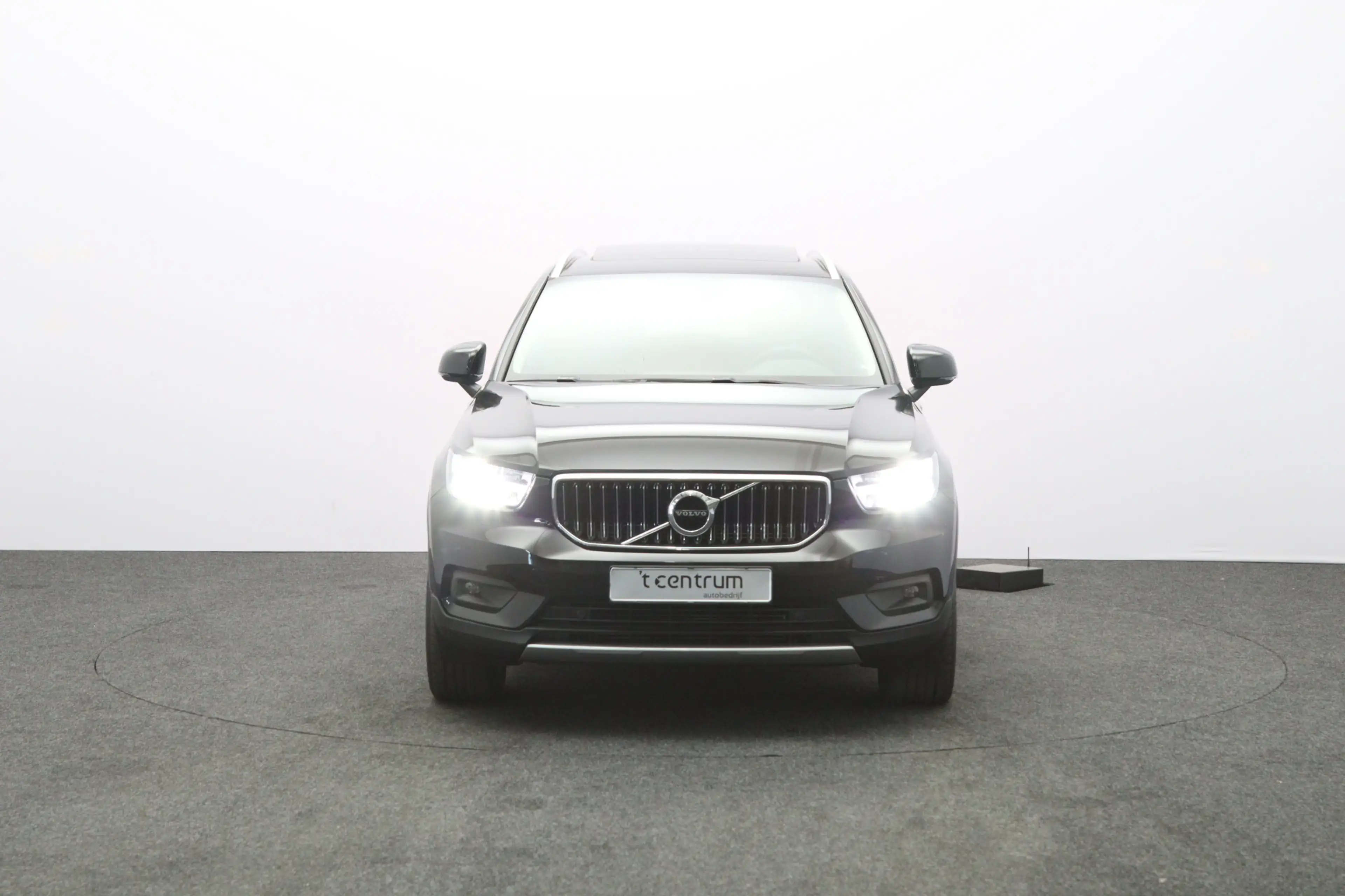Volvo XC40 1.5 T4 Recharge 230 PK Inscription Expression PHEV — photo 9