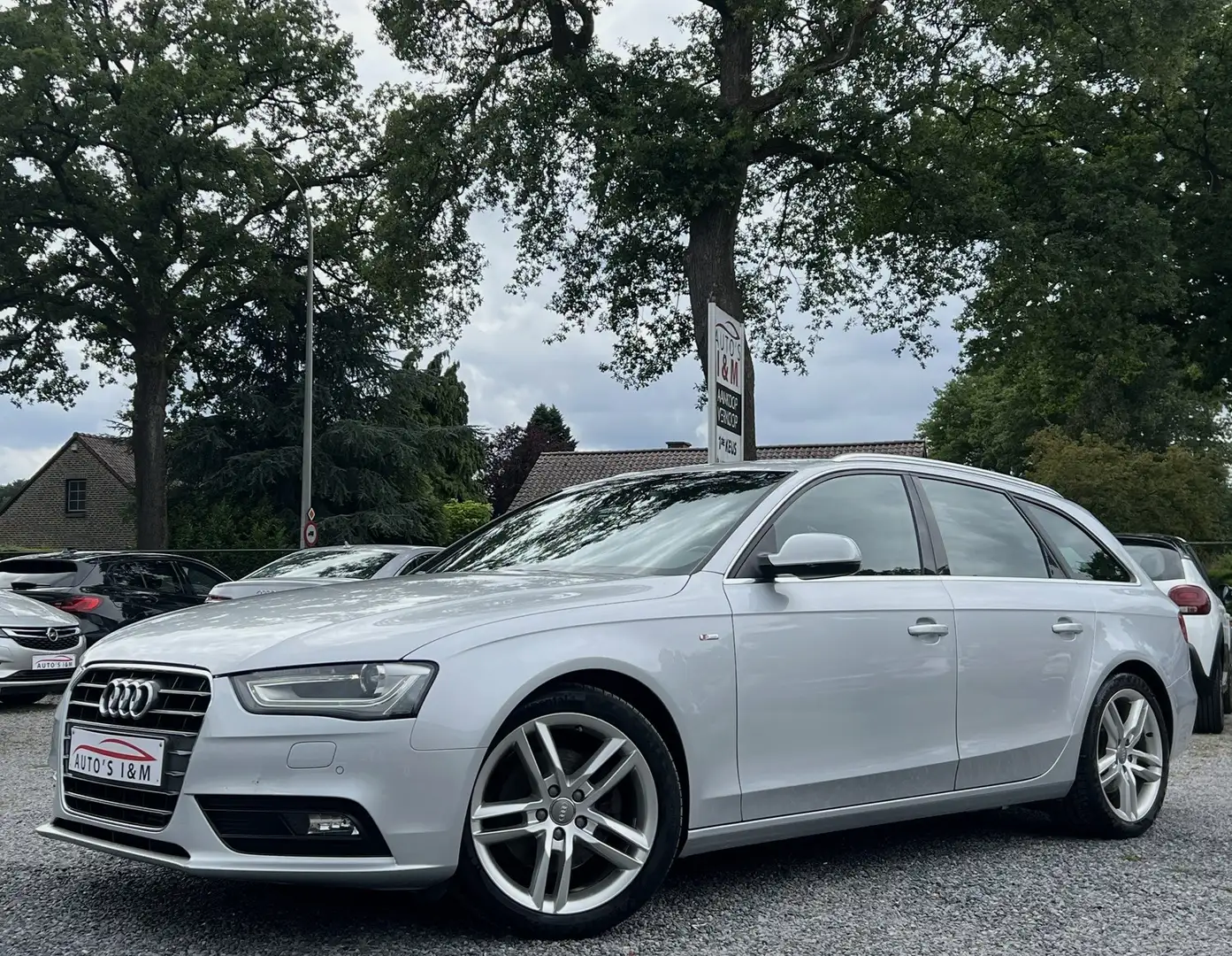 Audi A4 Avant 2.0 TDI S line 177pk Airco Sensoren Garantie Gri - 1