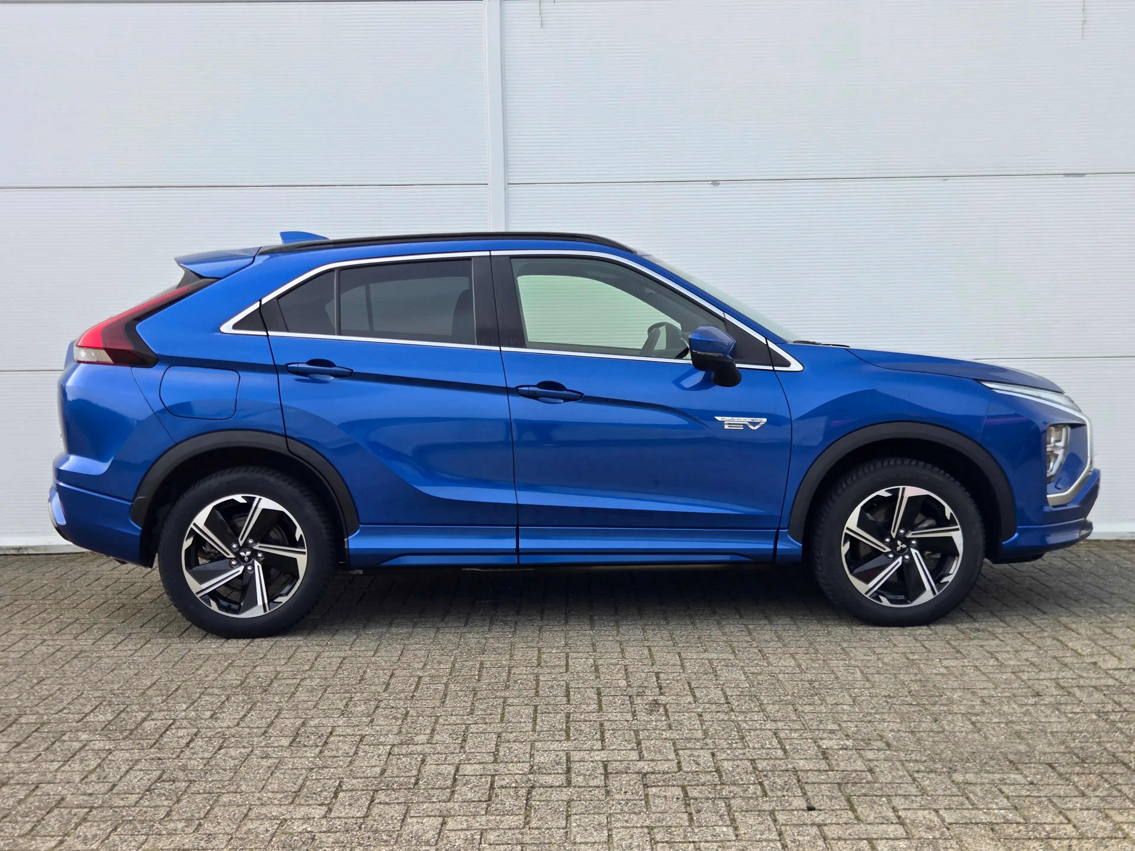 Mitsubishi Eclipse Cross 2.4 PHEV Business Executive Adaptive cruise contro — photo 2