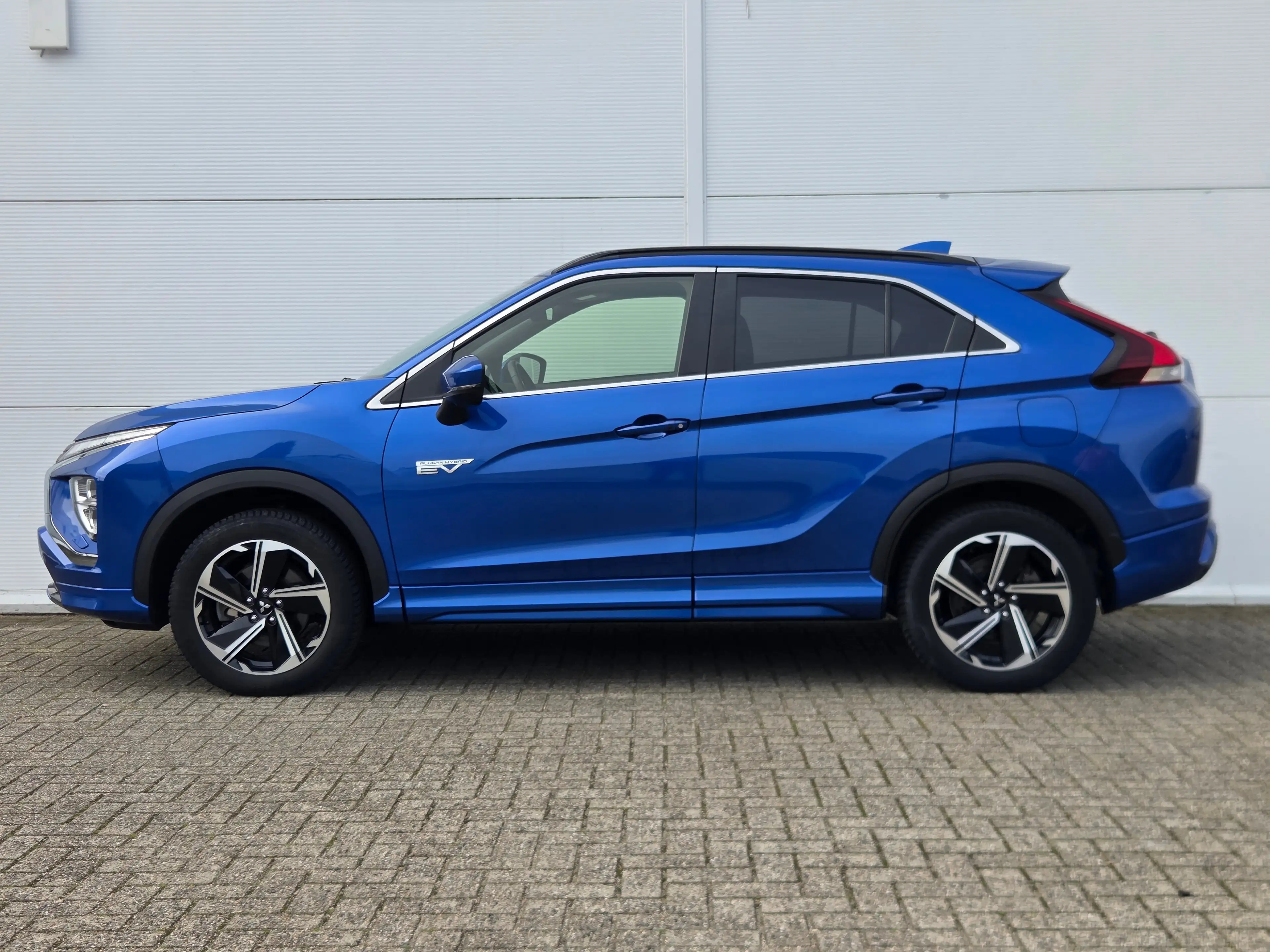 Mitsubishi Eclipse Cross 2.4 PHEV Business Executive Adaptive cruise contro — photo 45