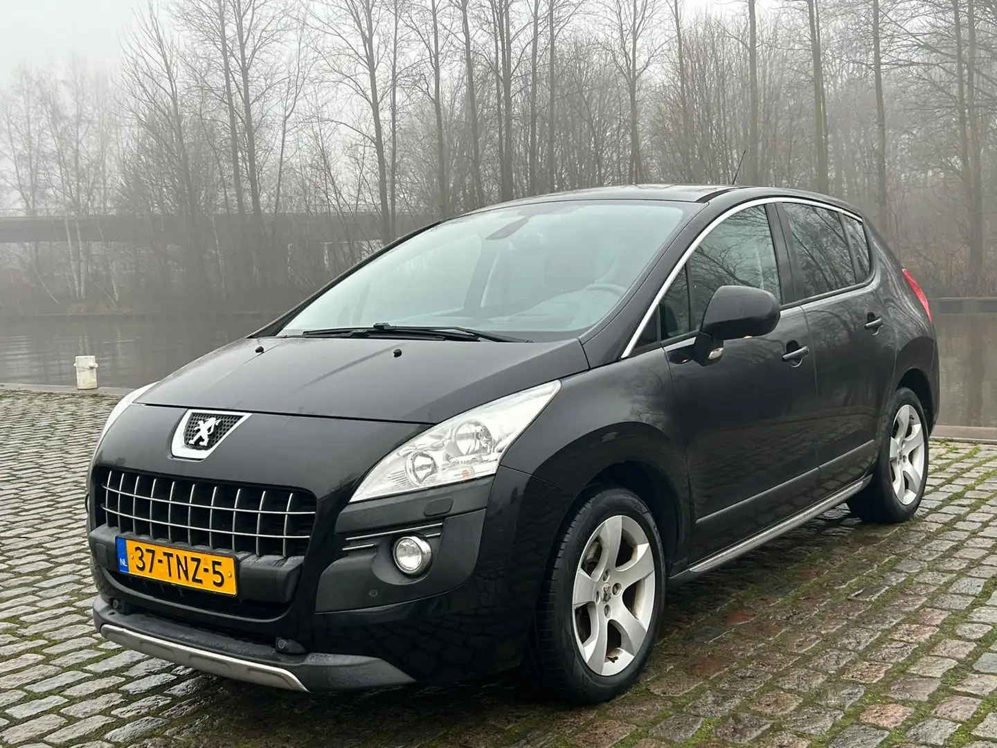 Peugeot 3008 1.6 THP GT 1e eigenaar dealer onderhouden luxe uit Zwart - 2