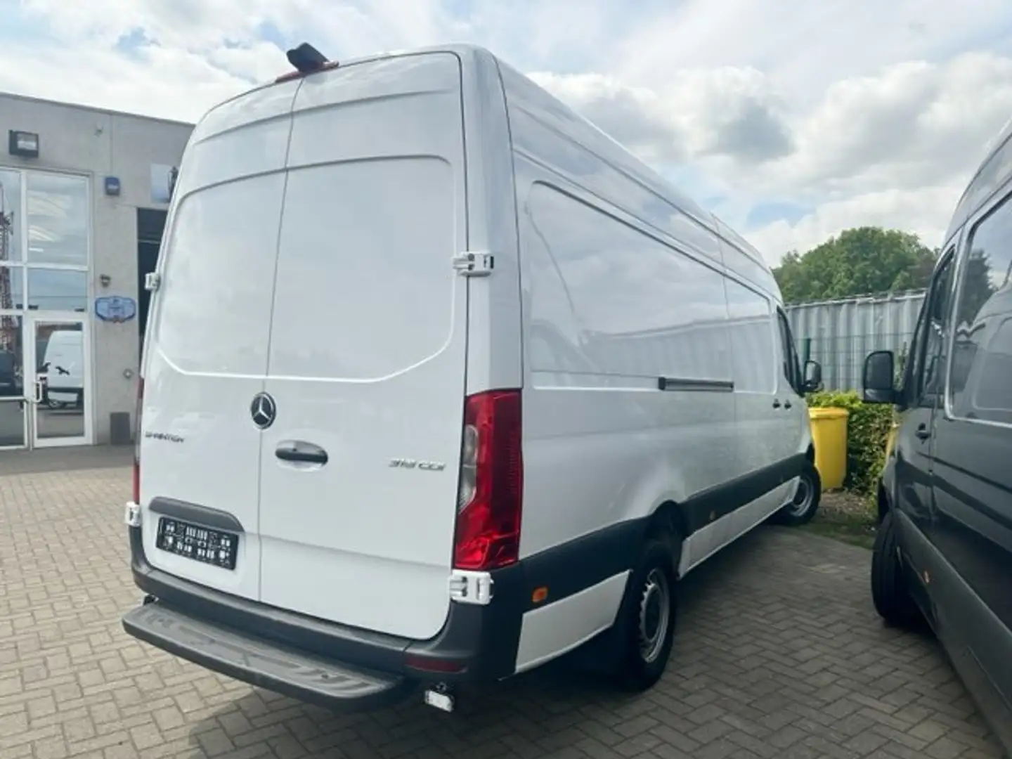 Mercedes-Benz Sprinter 319 L3H2 € 43500 EX BTW Wit - 2