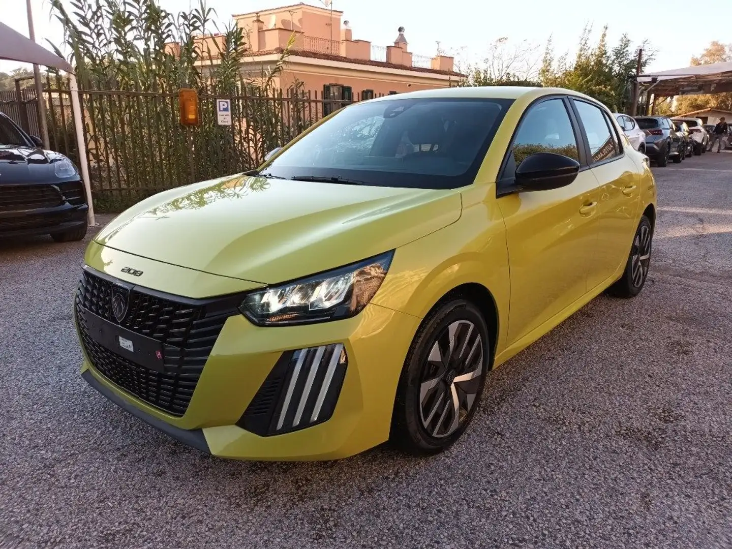 Peugeot 208 1200 PURETECH ACTIVE 100CV NAV LED PDC Geel - 2