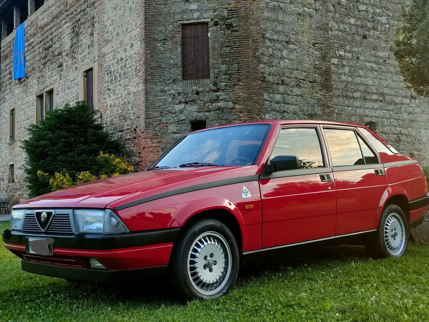 Alfa Romeo 75 75 2.5i Quadrifoglio Verde Rouge - 1
