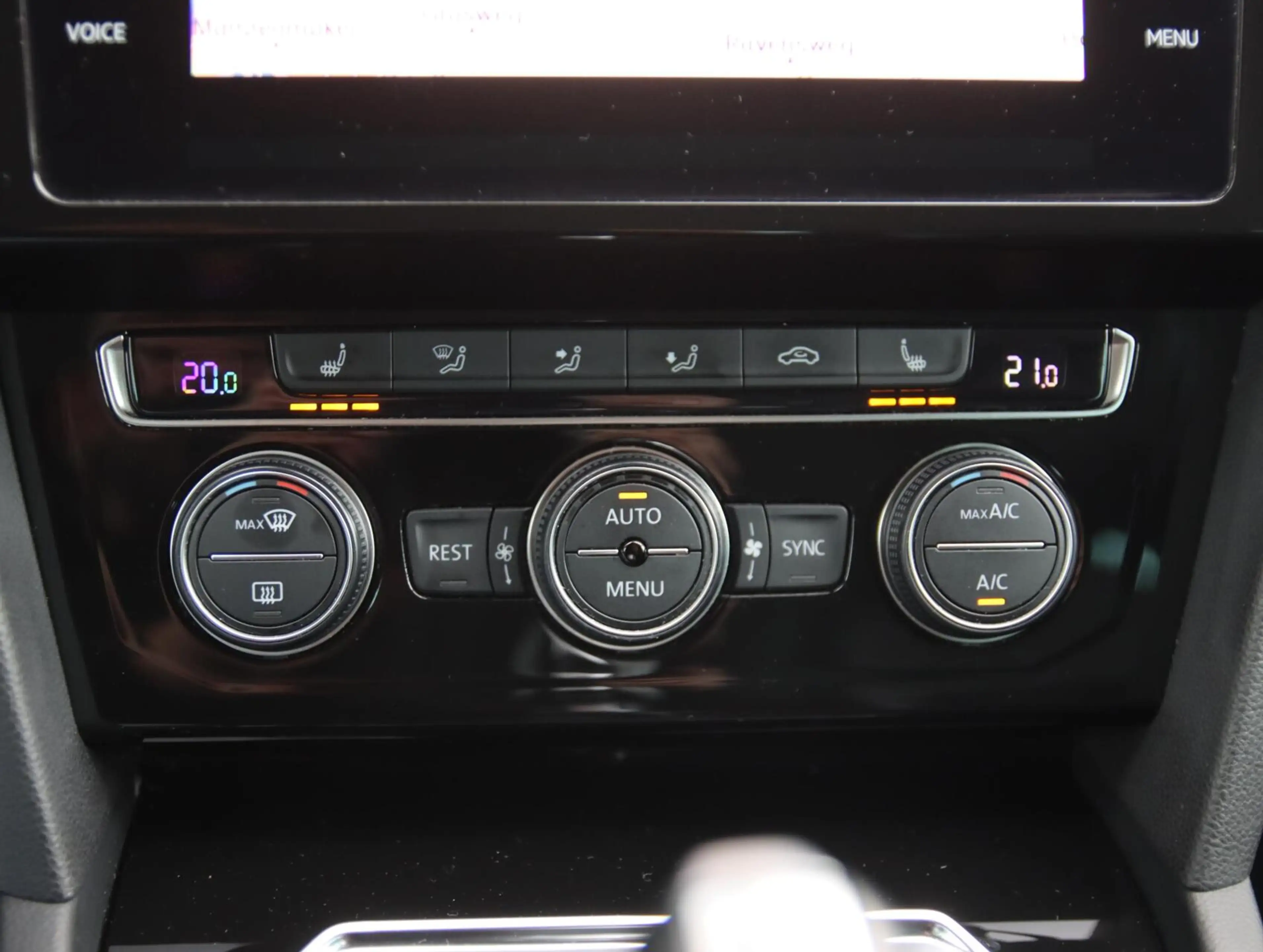 Volkswagen Passat Variant 2.0 TSI 220PK R-line | Dynaudio | Ergo-comfort sto — photo 16