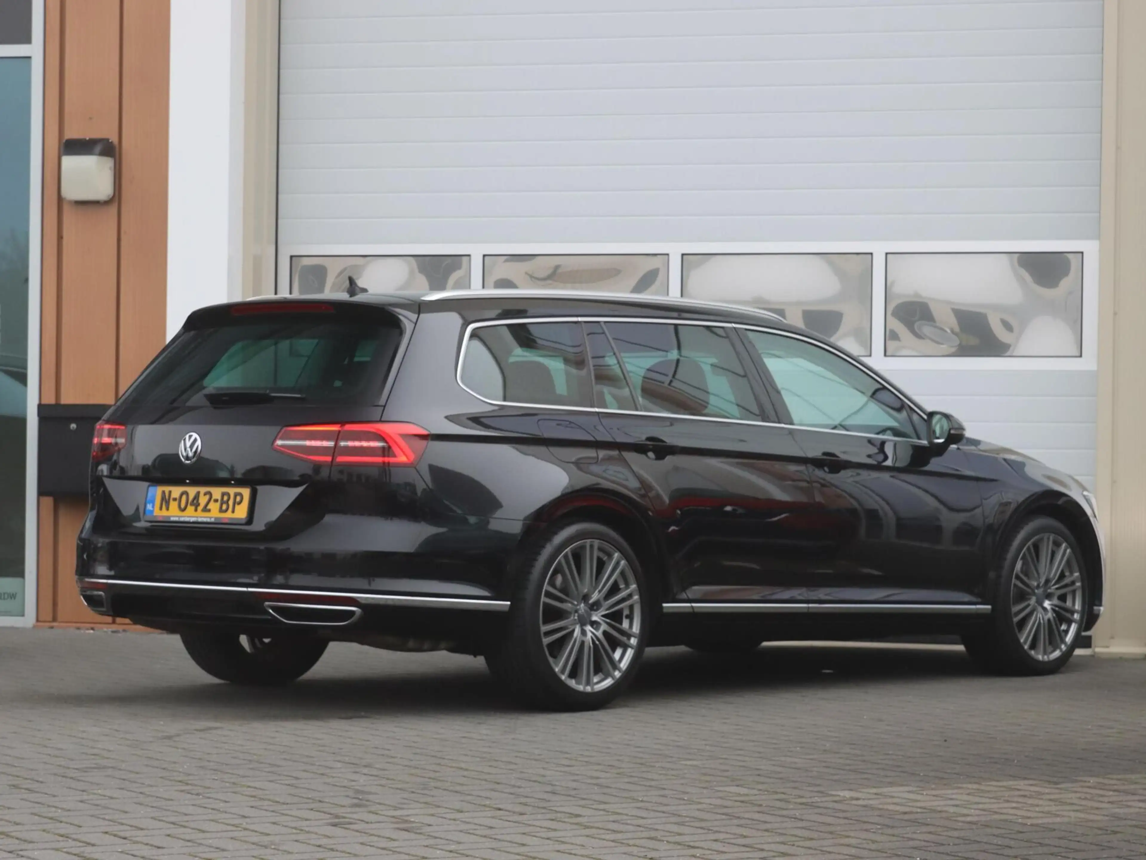 Volkswagen Passat Variant 2.0 TSI 220PK R-line | Dynaudio | Ergo-comfort sto — photo 24