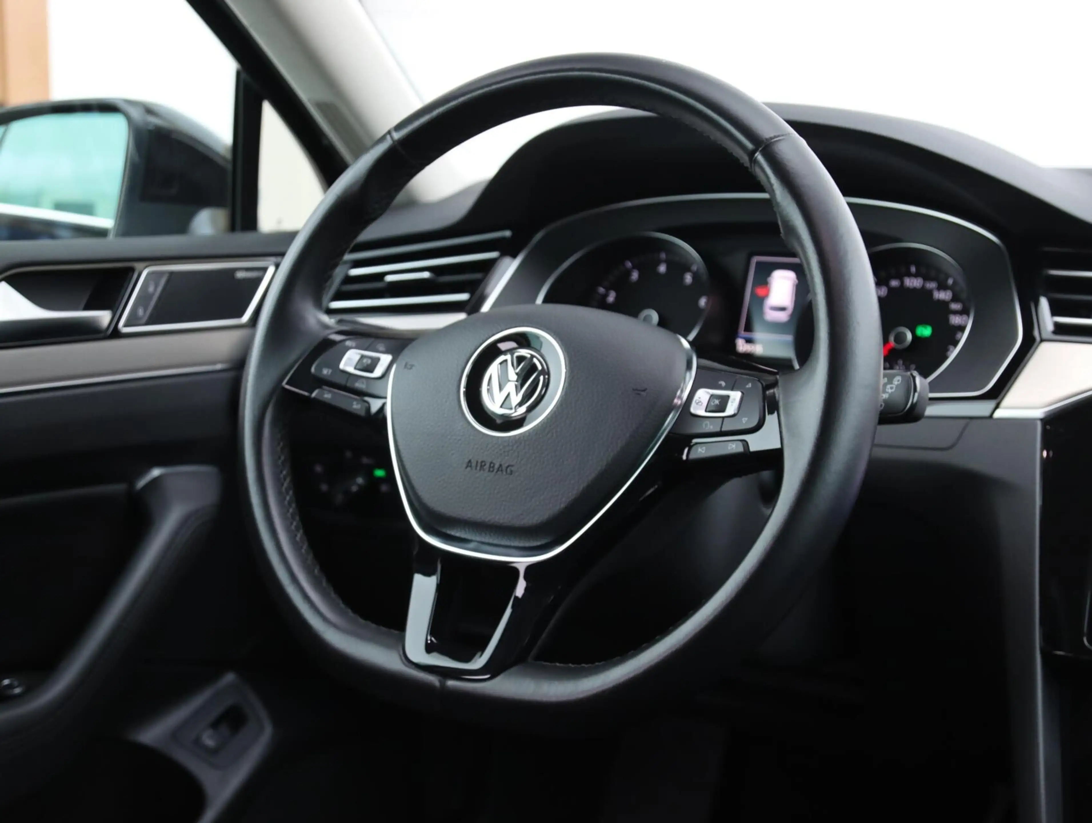 Volkswagen Passat Variant 2.0 TSI 220PK R-line | Dynaudio | Ergo-comfort sto — photo 38
