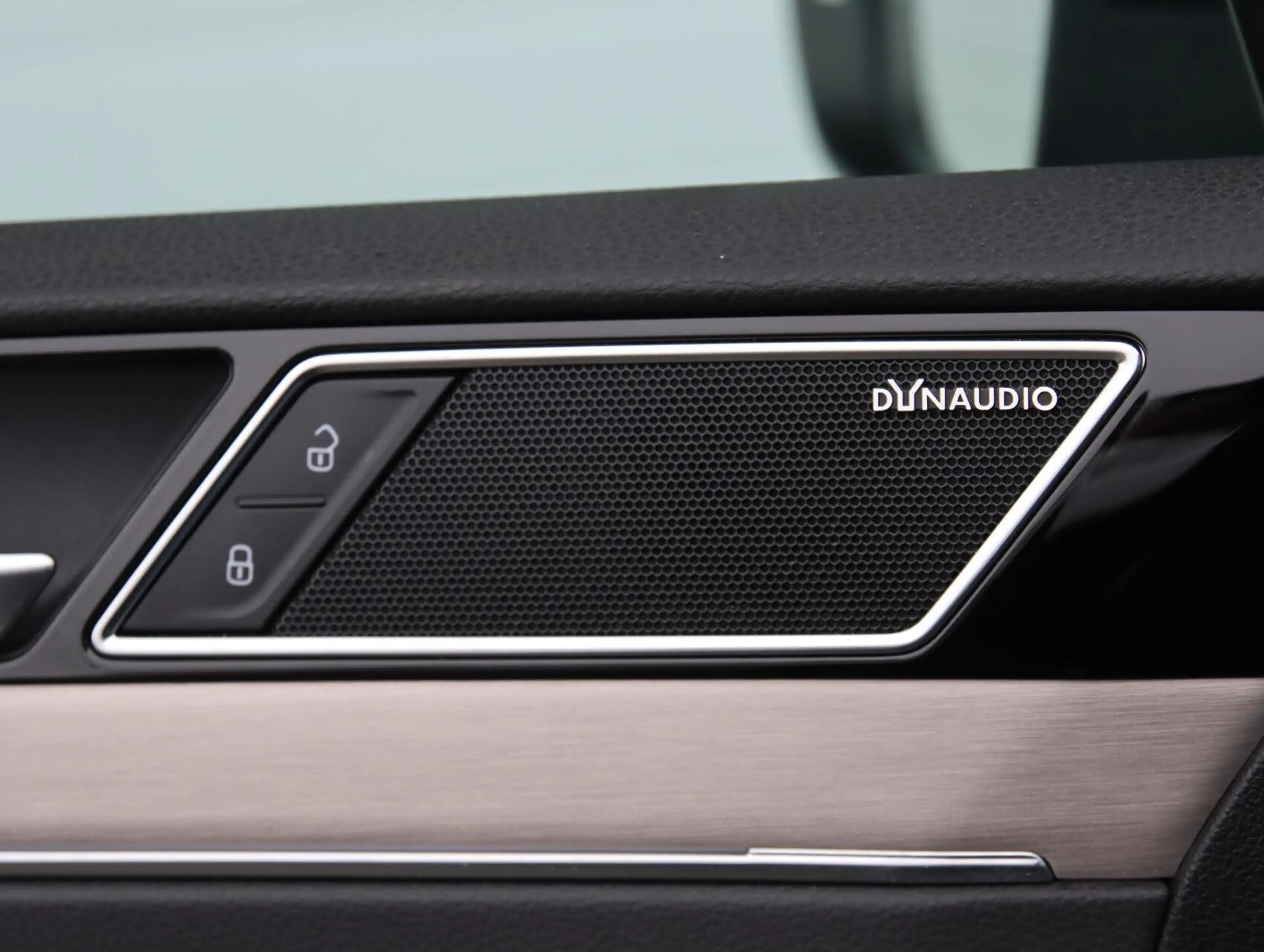 Volkswagen Passat Variant 2.0 TSI 220PK R-line | Dynaudio | Ergo-comfort sto — photo 13