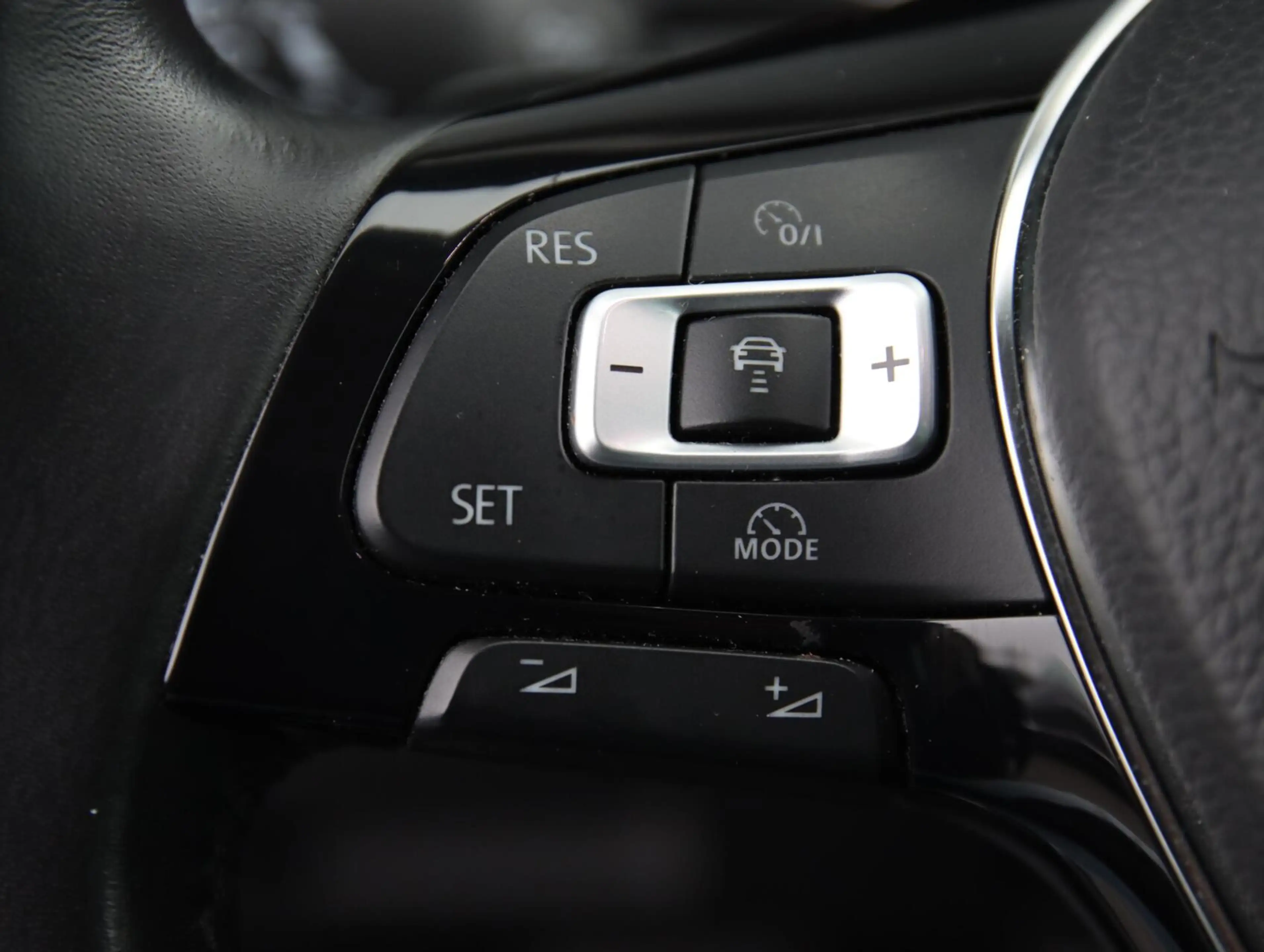 Volkswagen Passat Variant 2.0 TSI 220PK R-line | Dynaudio | Ergo-comfort sto — photo 12