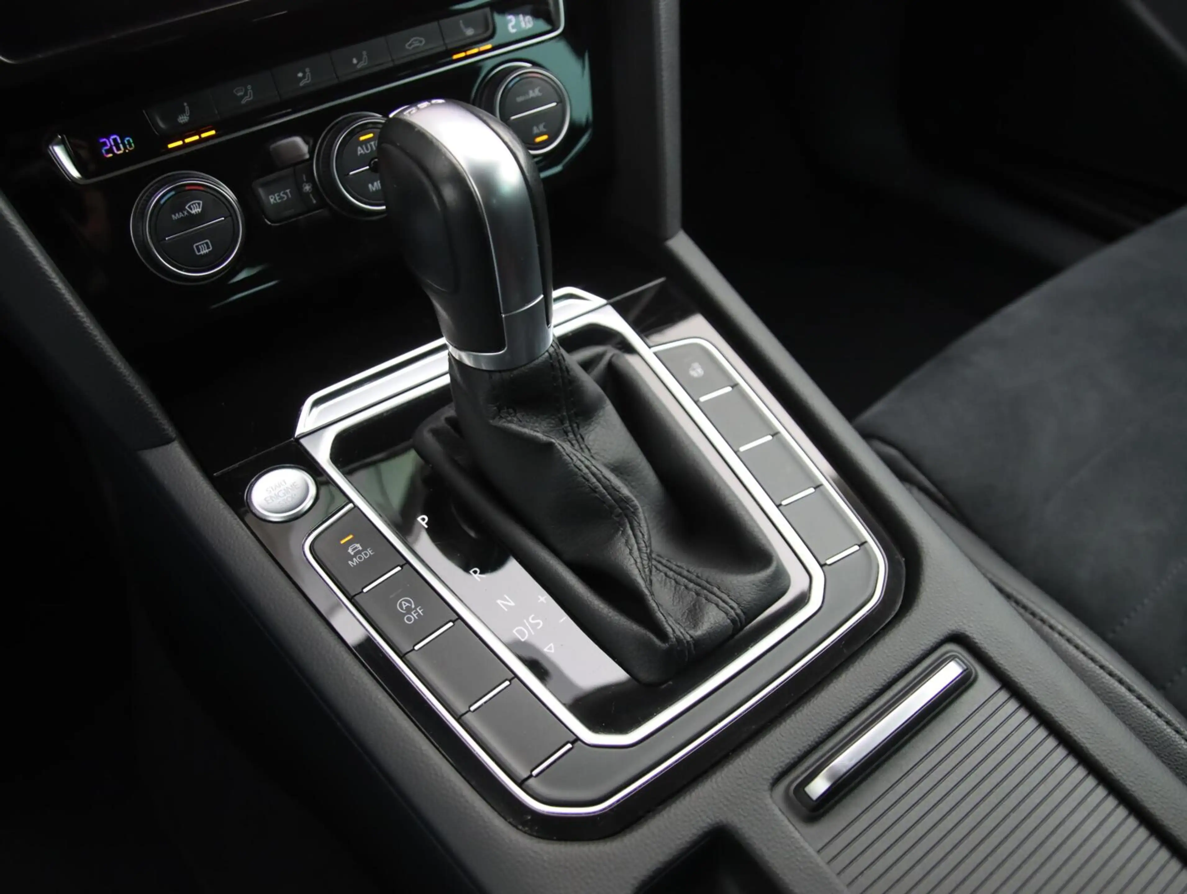 Volkswagen Passat Variant 2.0 TSI 220PK R-line | Dynaudio | Ergo-comfort sto — photo 47